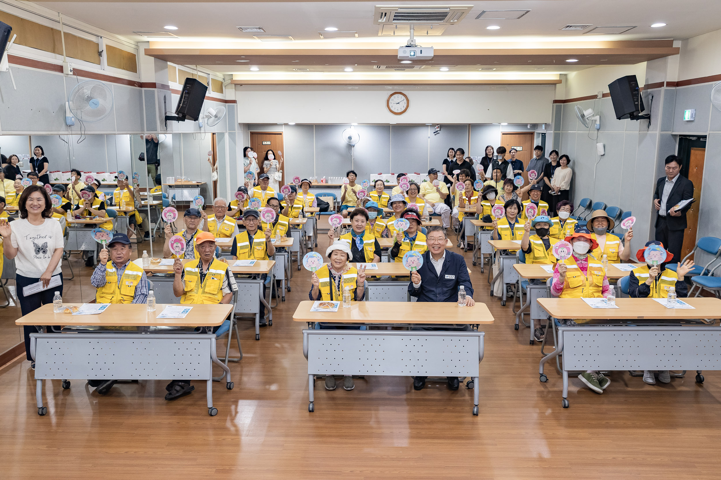 20250711-능동적인 어르신일자리 및 공공일자리 참여자 안전.보건 교육 20250711-2626_L_090753.jpg