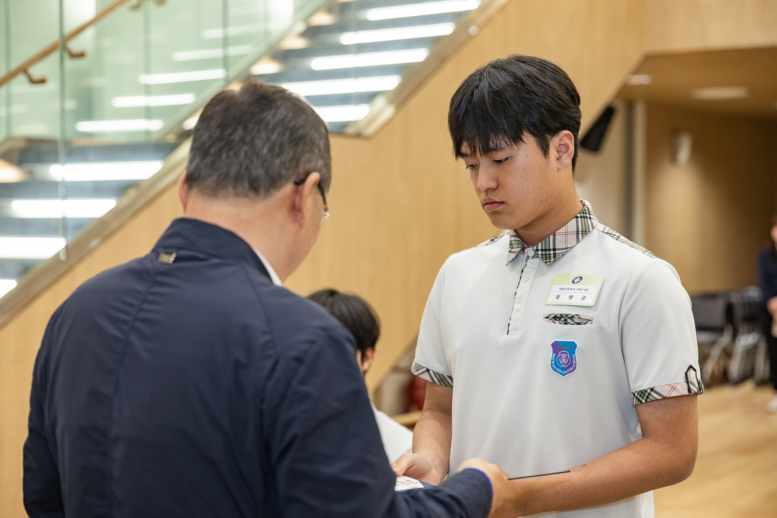 20250619-2025년 청소년의 달 기념 광진구 모범청소년 표창 수여식 20250619-113254_L_200725.jpg