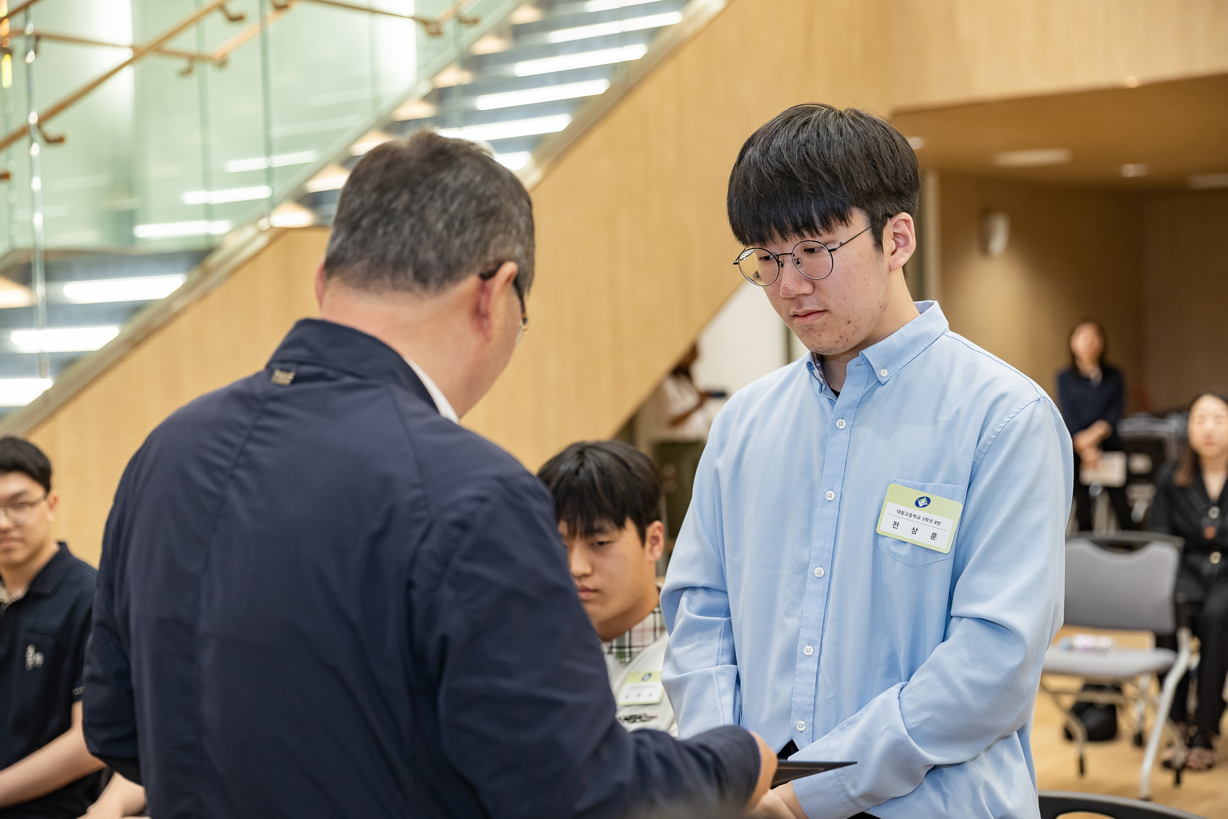 20250619-2025년 청소년의 달 기념 광진구 모범청소년 표창 수여식 20250619-113268_L_200725.jpg