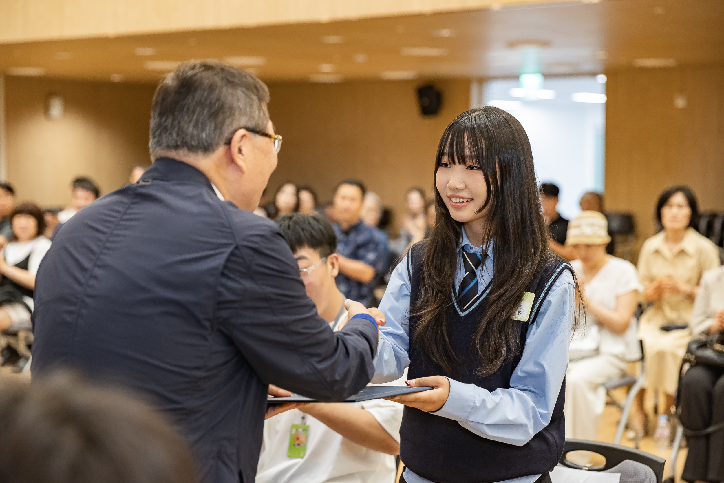 20250619-2025년 청소년의 달 기념 광진구 모범청소년 표창 수여식 20250619-113407_L_200726.jpg