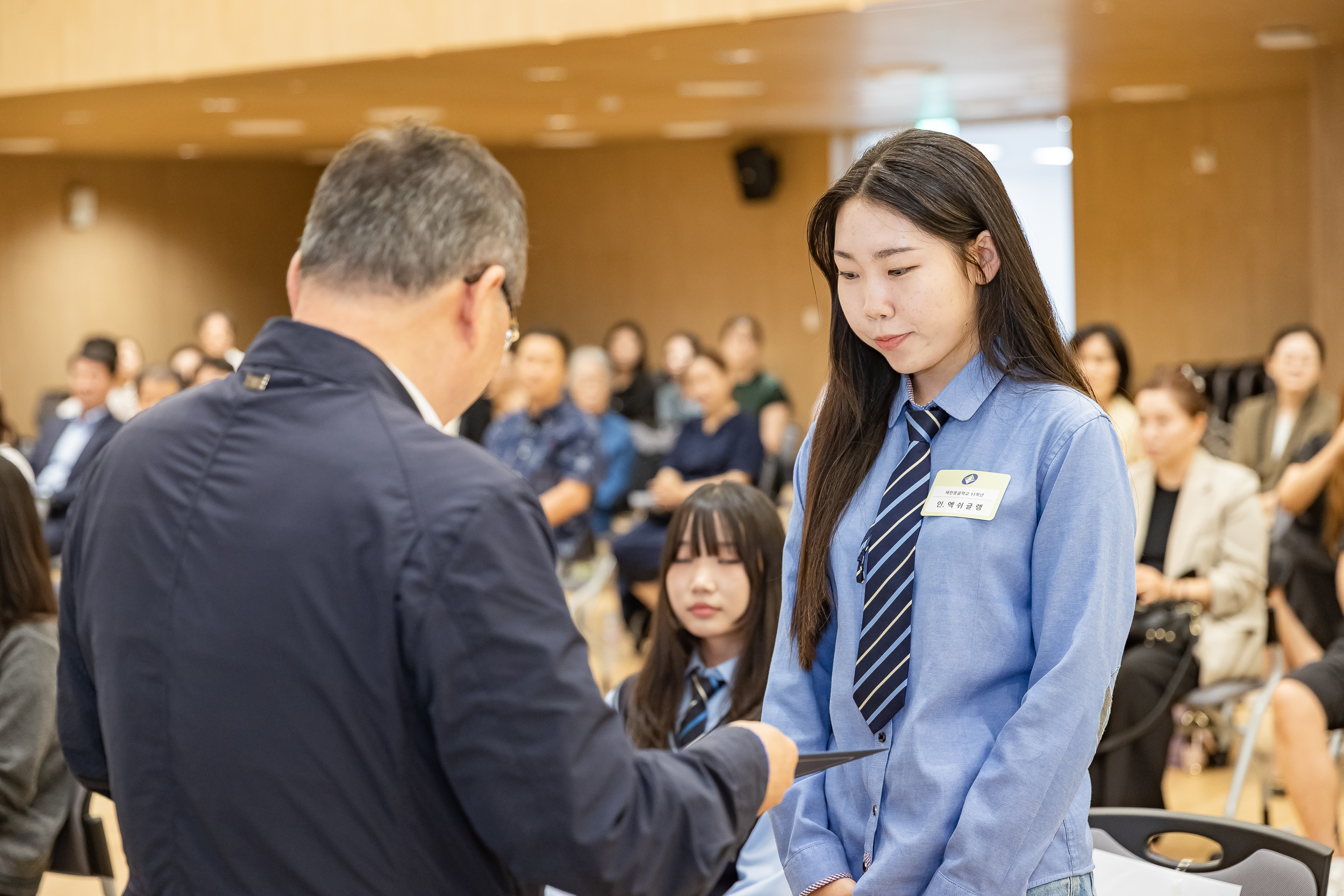 20250619-2025년 청소년의 달 기념 광진구 모범청소년 표창 수여식 20250619-113409_L_200726.jpg