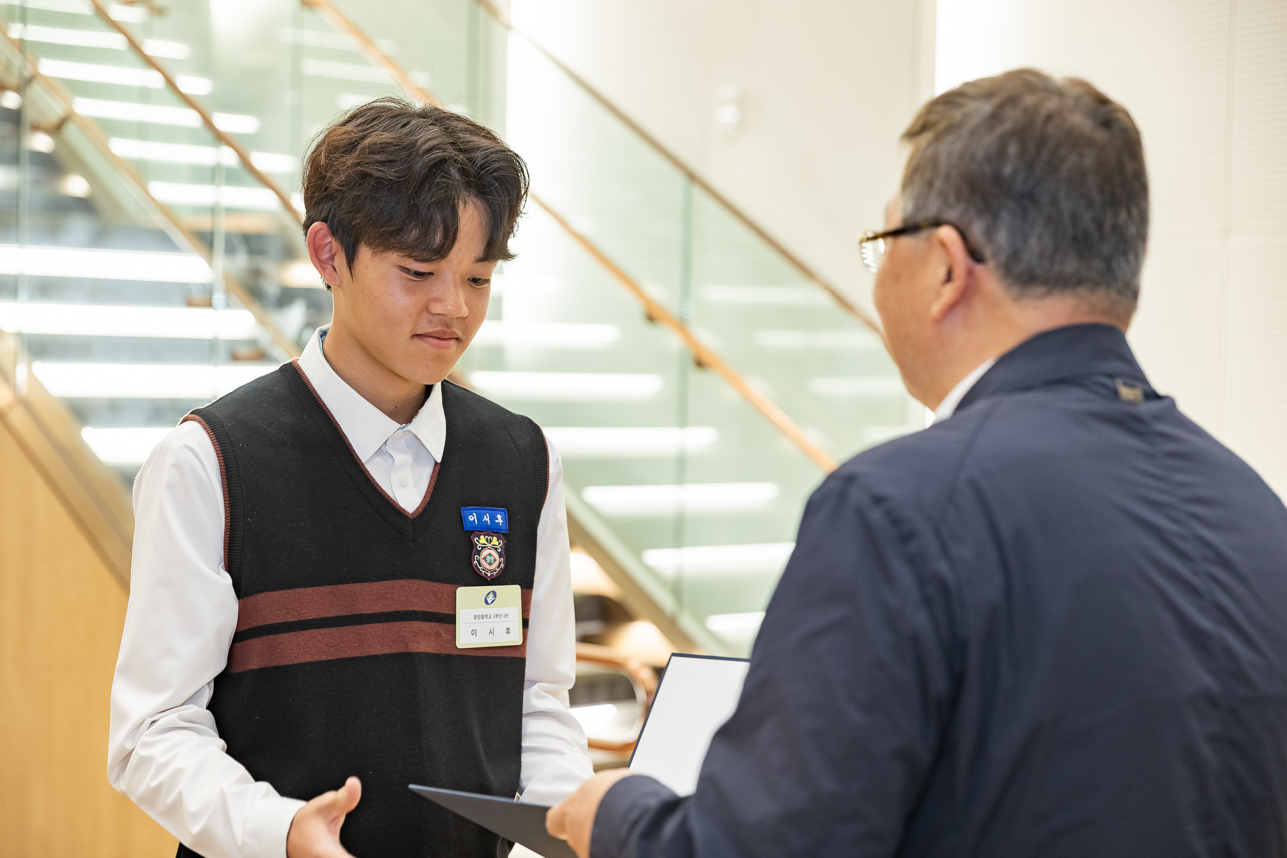 20250619-2025년 청소년의 달 기념 광진구 모범청소년 표창 수여식 20250619-112972_L_200722.jpg