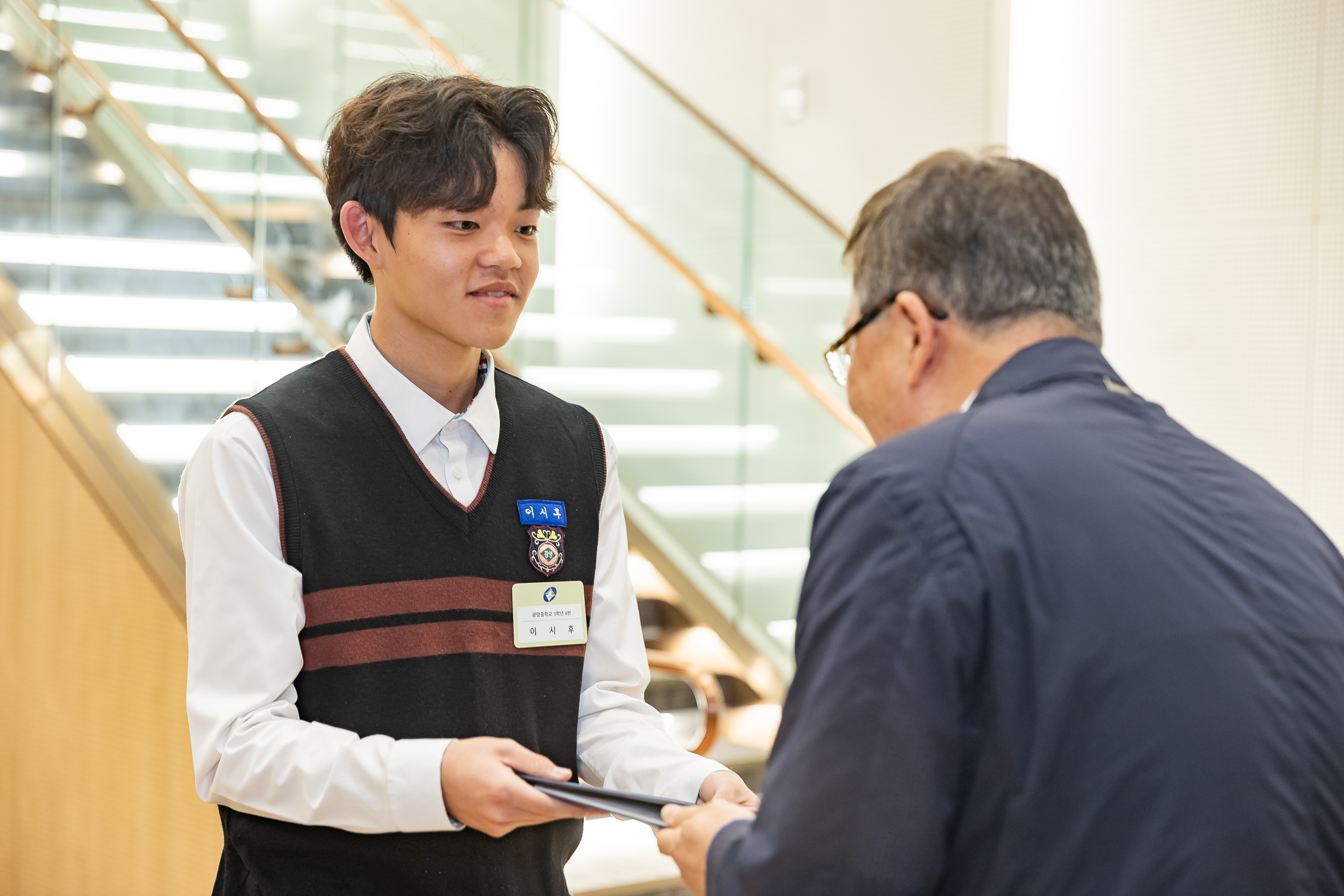 20250619-2025년 청소년의 달 기념 광진구 모범청소년 표창 수여식 20250619-112976_L_200722.jpg