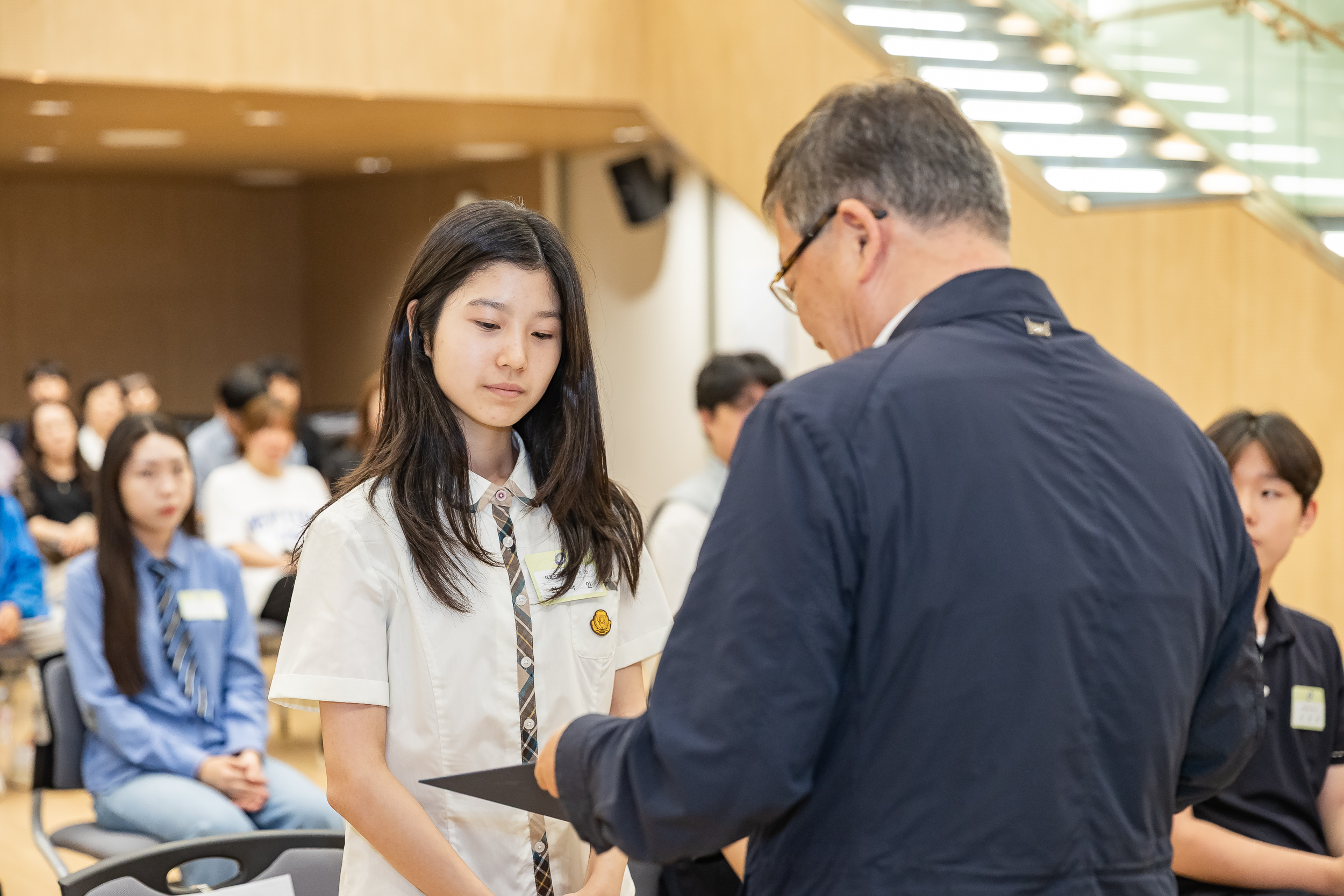 20250619-2025년 청소년의 달 기념 광진구 모범청소년 표창 수여식 20250619-113053_L_200723.jpg