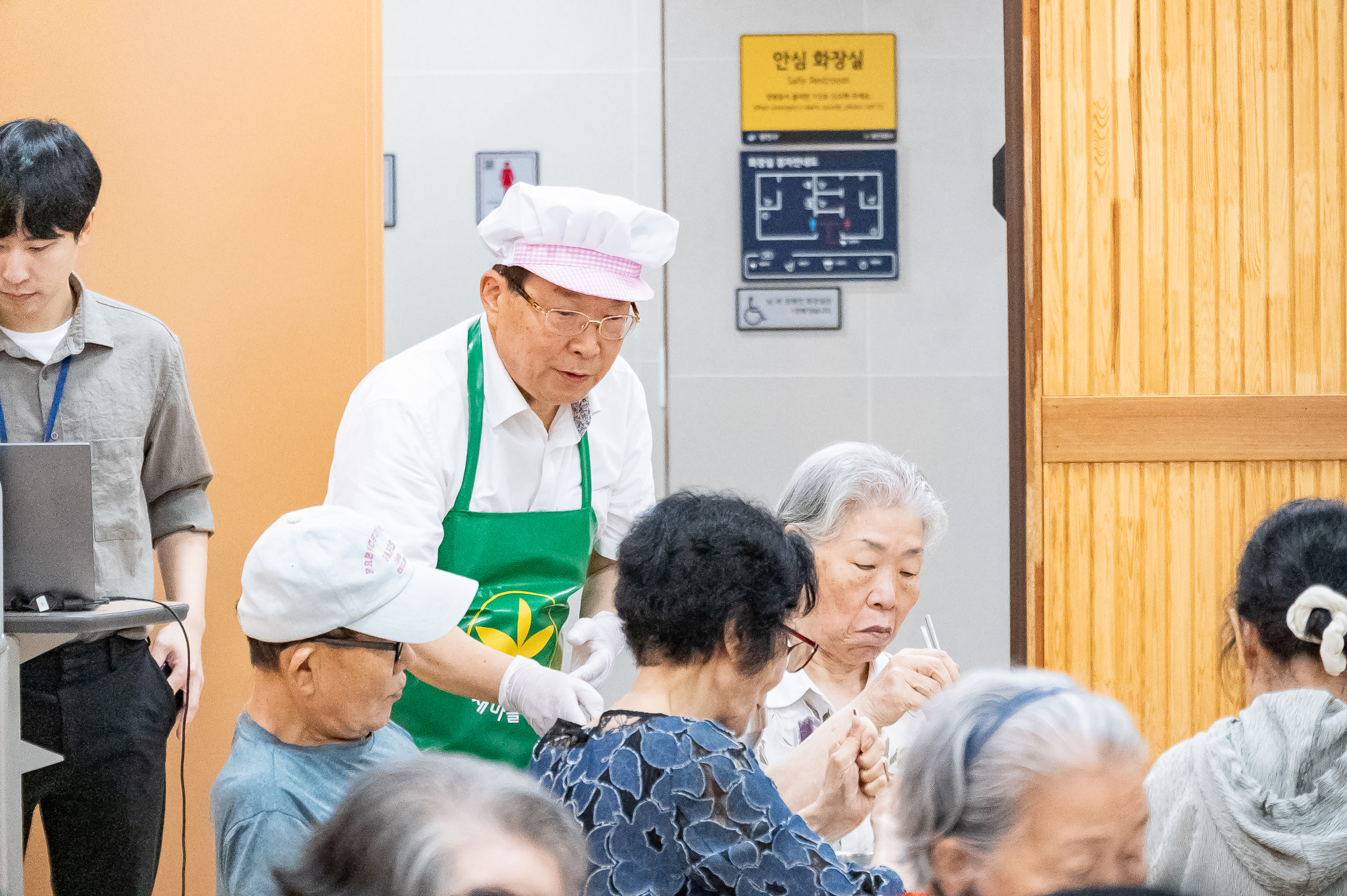 20250717-구의1동 새마을부녀회 원기충전 삼계탕 나눔행사 20250717-084771_L_175816.jpg