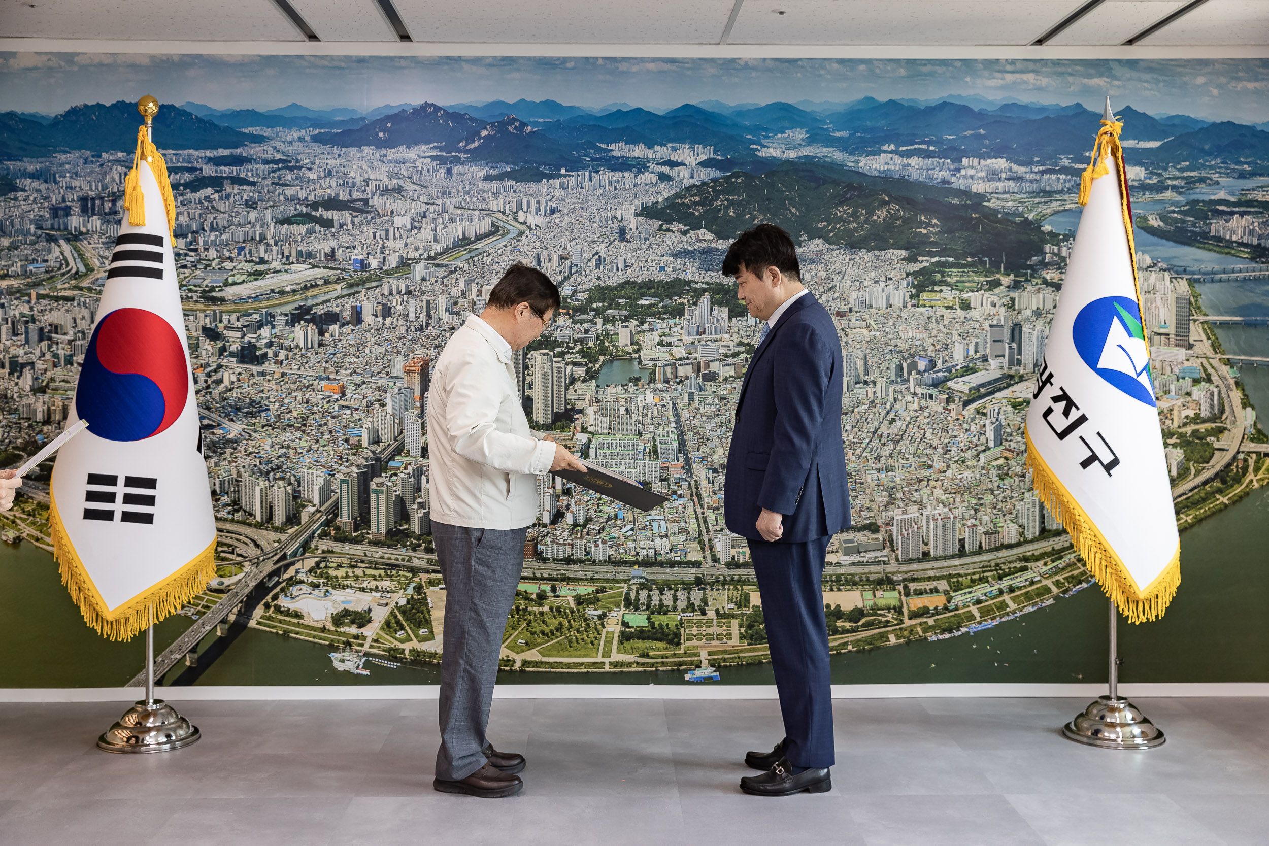 20250519-6.25전챙 참전자 무공훈장 전수 20250519-80521_L_173557.jpg