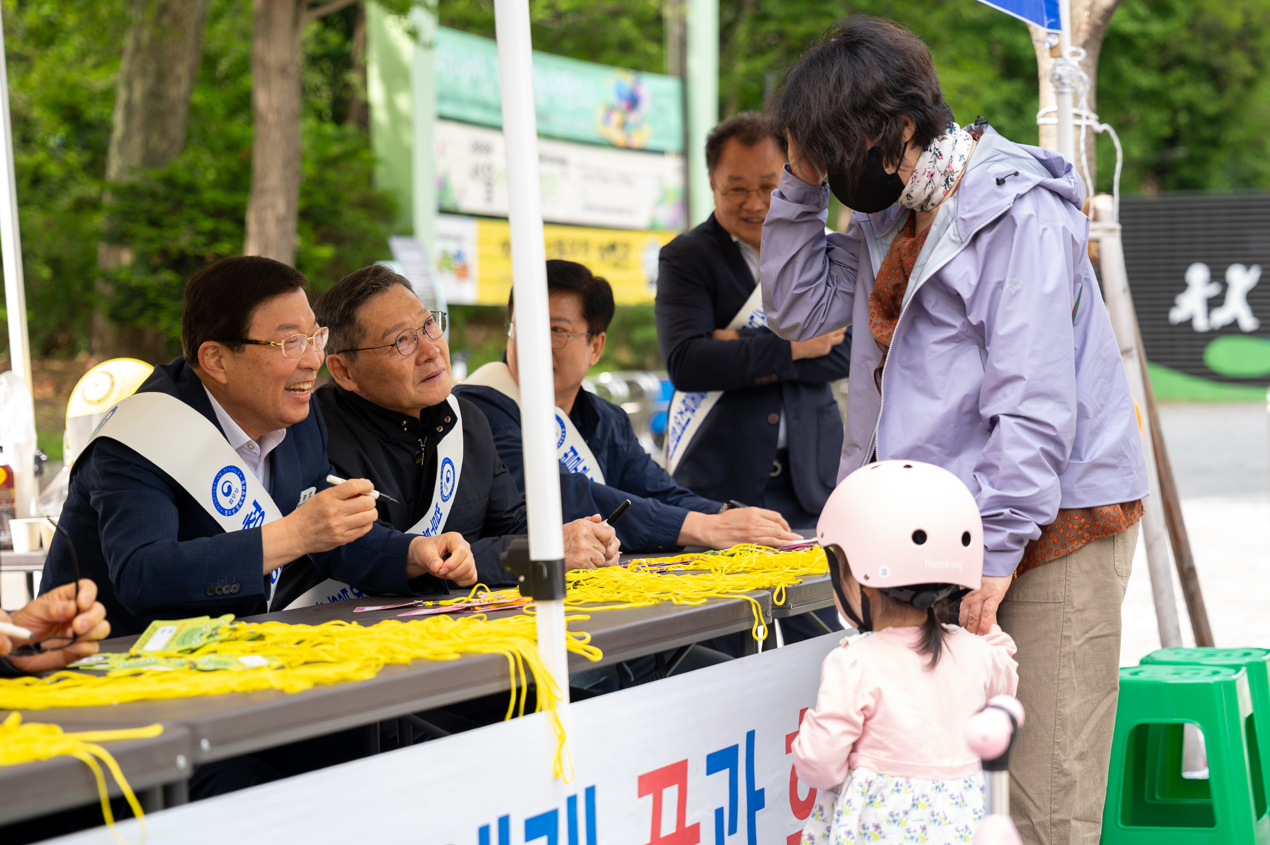 20250505-어린이날 이름표달아주기 행사 20250505-70087_L_102031.jpg