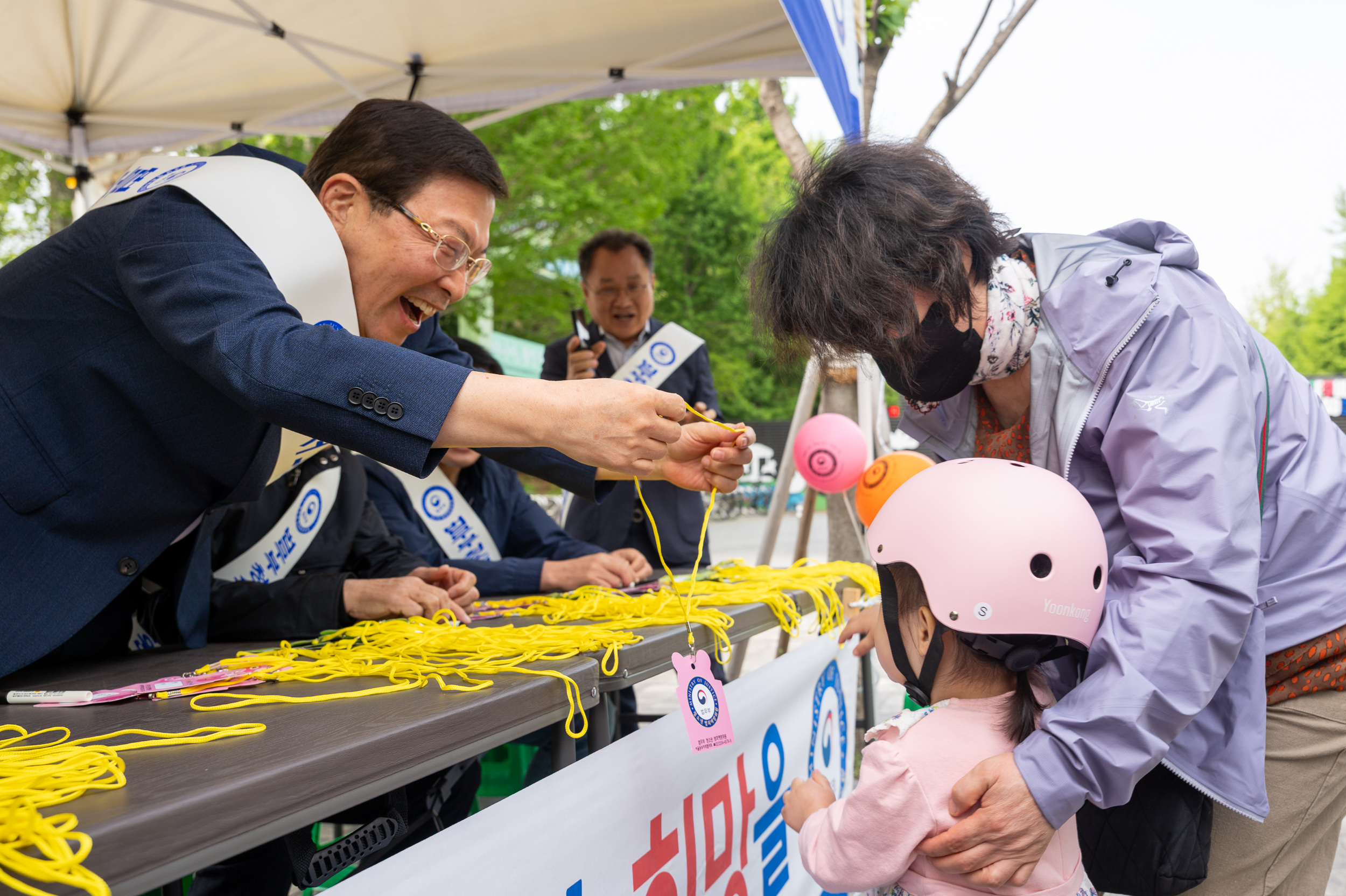 20250505-어린이날 이름표달아주기 행사 20250505-70107_L_102031.jpg
