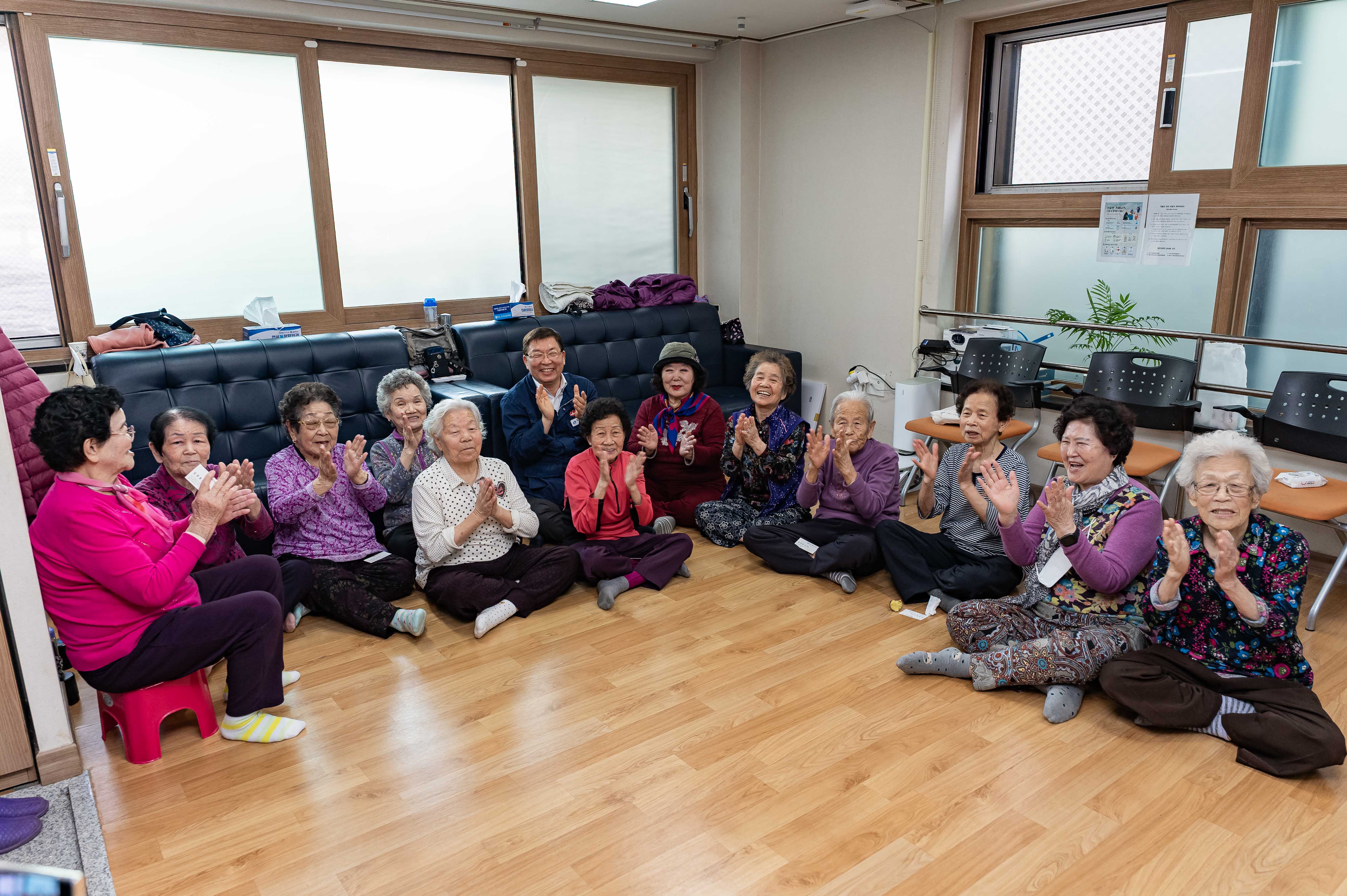 20250403-구립 자양2동 유수지경로당 위문 방문 20250403-42967_L_172429.jpg