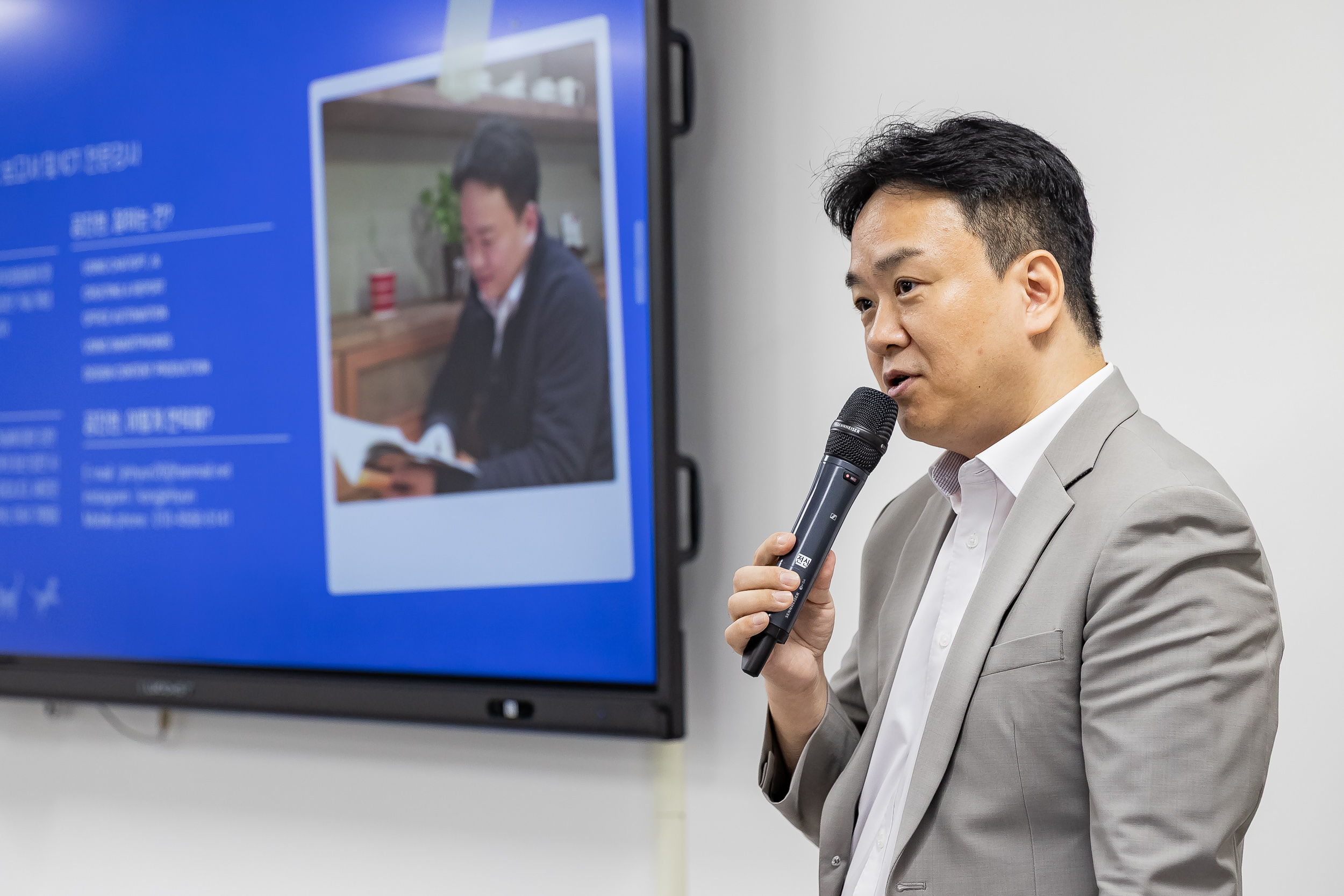20250811-모두가 Ai 전문가!-5급 이상 간부 인공지능(Ai) 활용교육 20250811-24499_L_143524.jpg