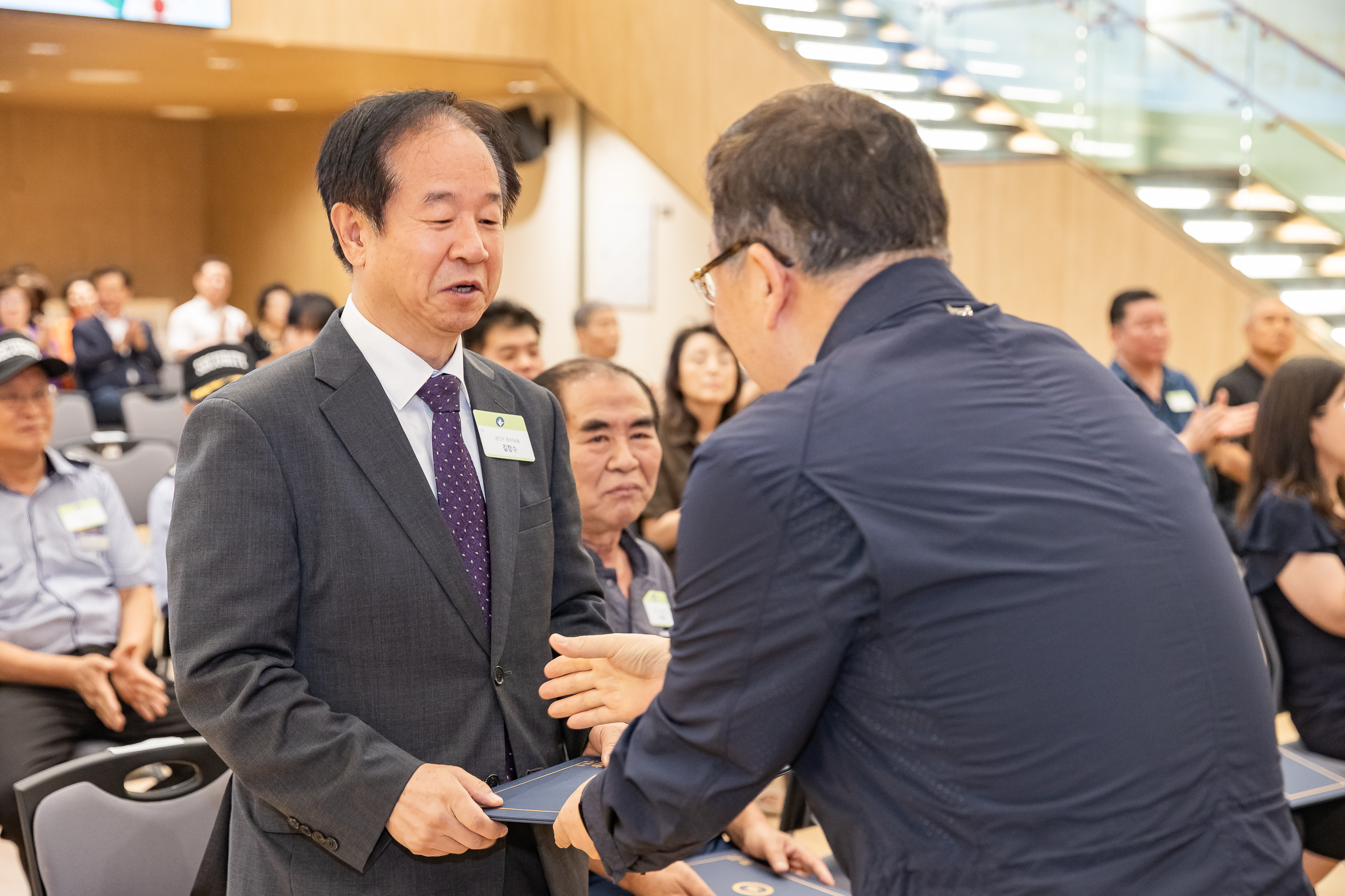 20250826-2025년 8월 정기 구민표창 수여식 20250826-9349_L_151506.jpg