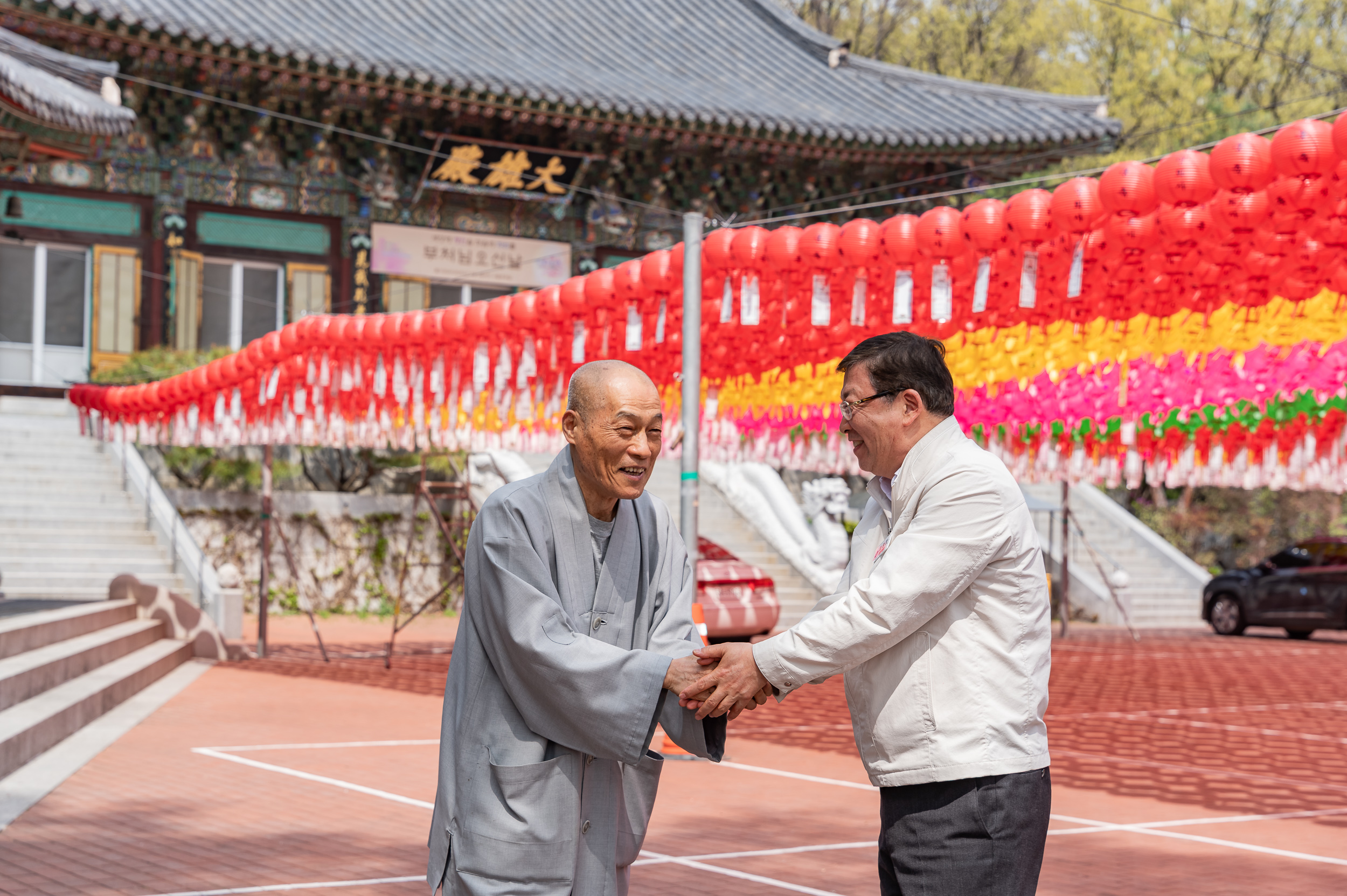 20250418-부처님 오신날 사찰방문 20250418-55975_L_103235.jpg