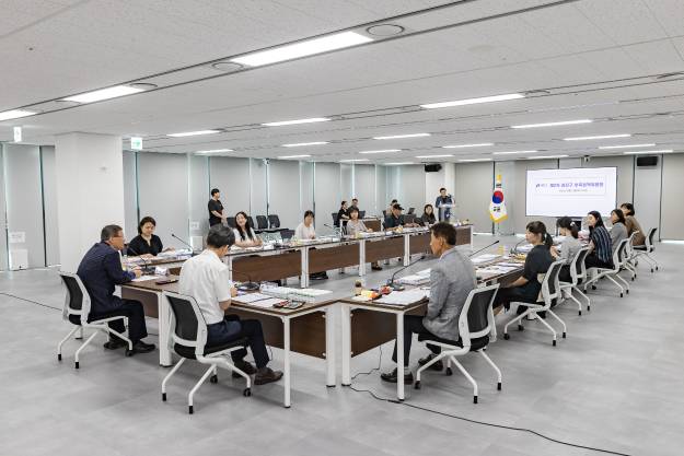 20250619-보육정책위원회 신규위원 위촉장 수여