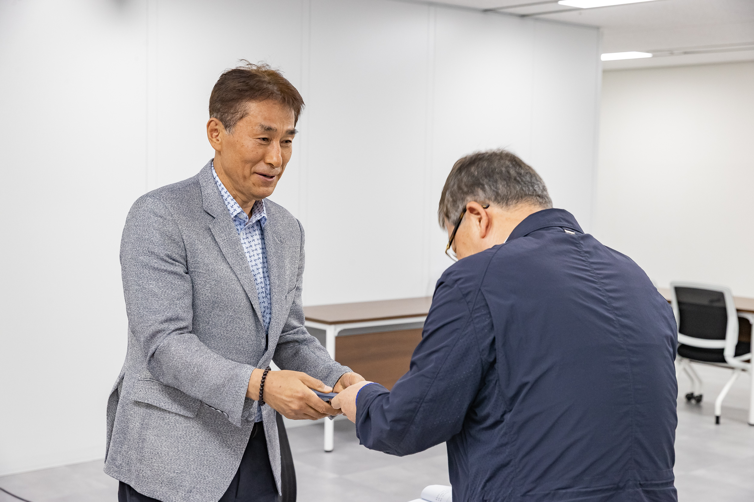 20250619-보육정책위원회 신규위원 위촉장 수여 20250619-112489_L_200446.jpg