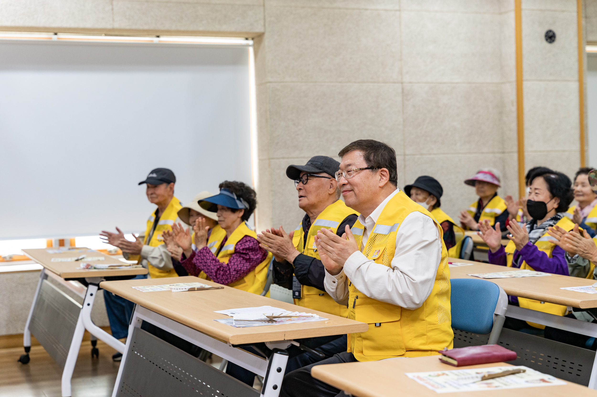 20250417-자양4동 노인일자리 안전교육 20250417-52241_L_101007.jpg