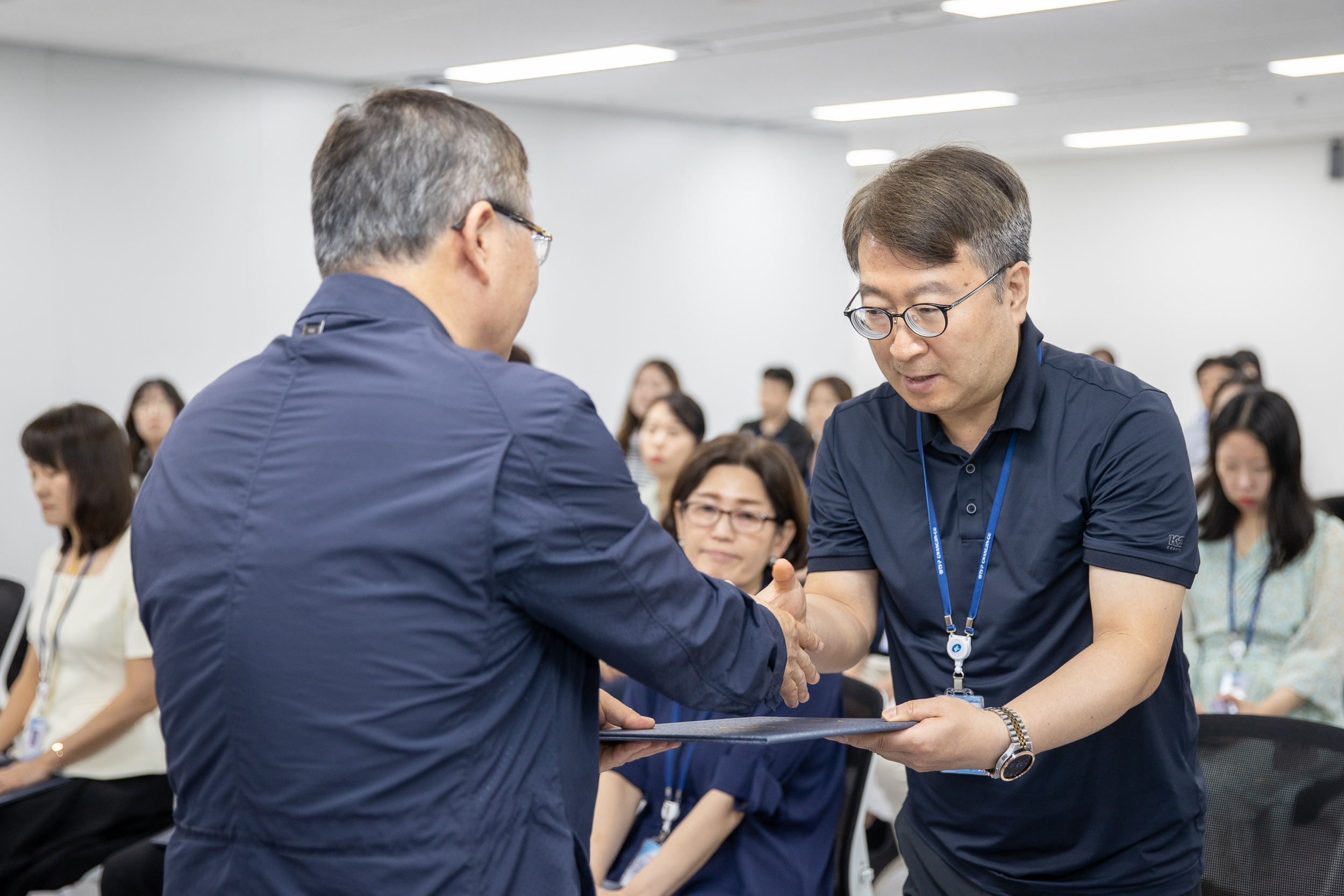 20250630-2025 하반기 정기인사 발령장 수여식 20250630-116847_L_123001.jpg