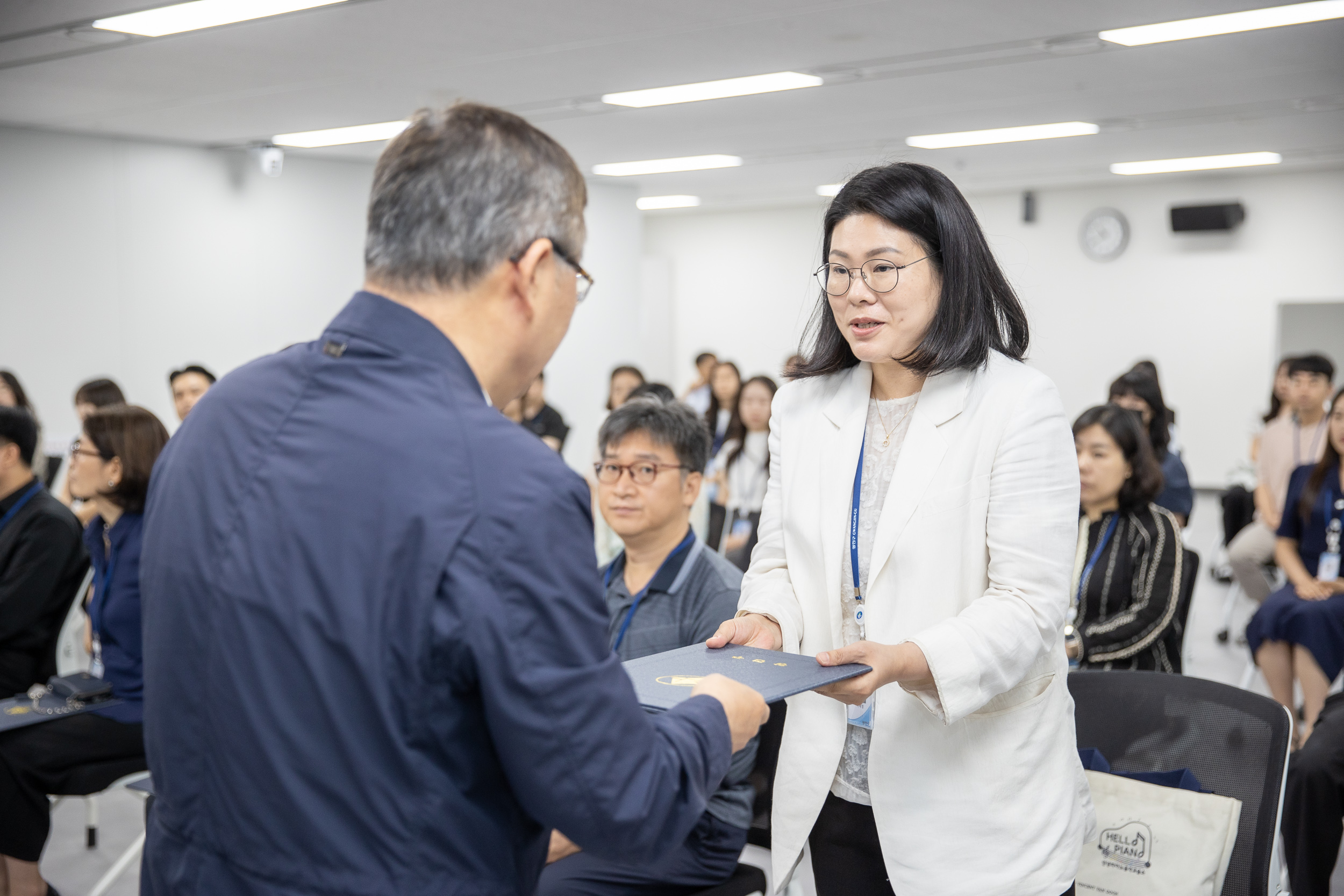 20250630-2025 하반기 정기인사 발령장 수여식 20250630-116864_L_123001.jpg
