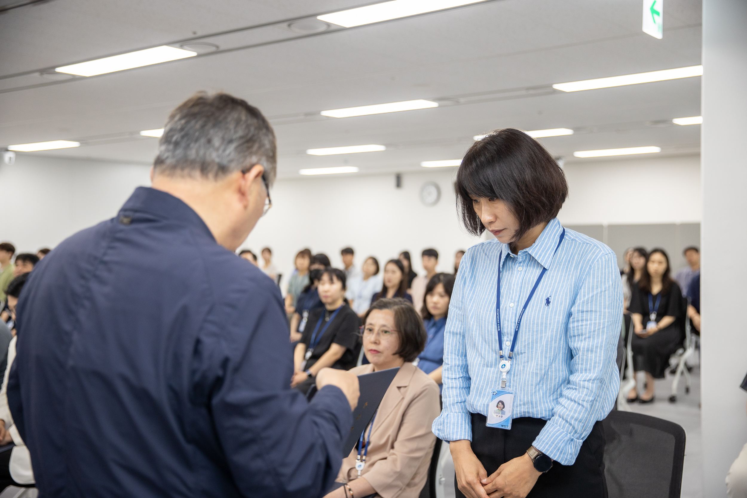 20250630-2025 하반기 정기인사 발령장 수여식 20250630-116889_L_123001.jpg