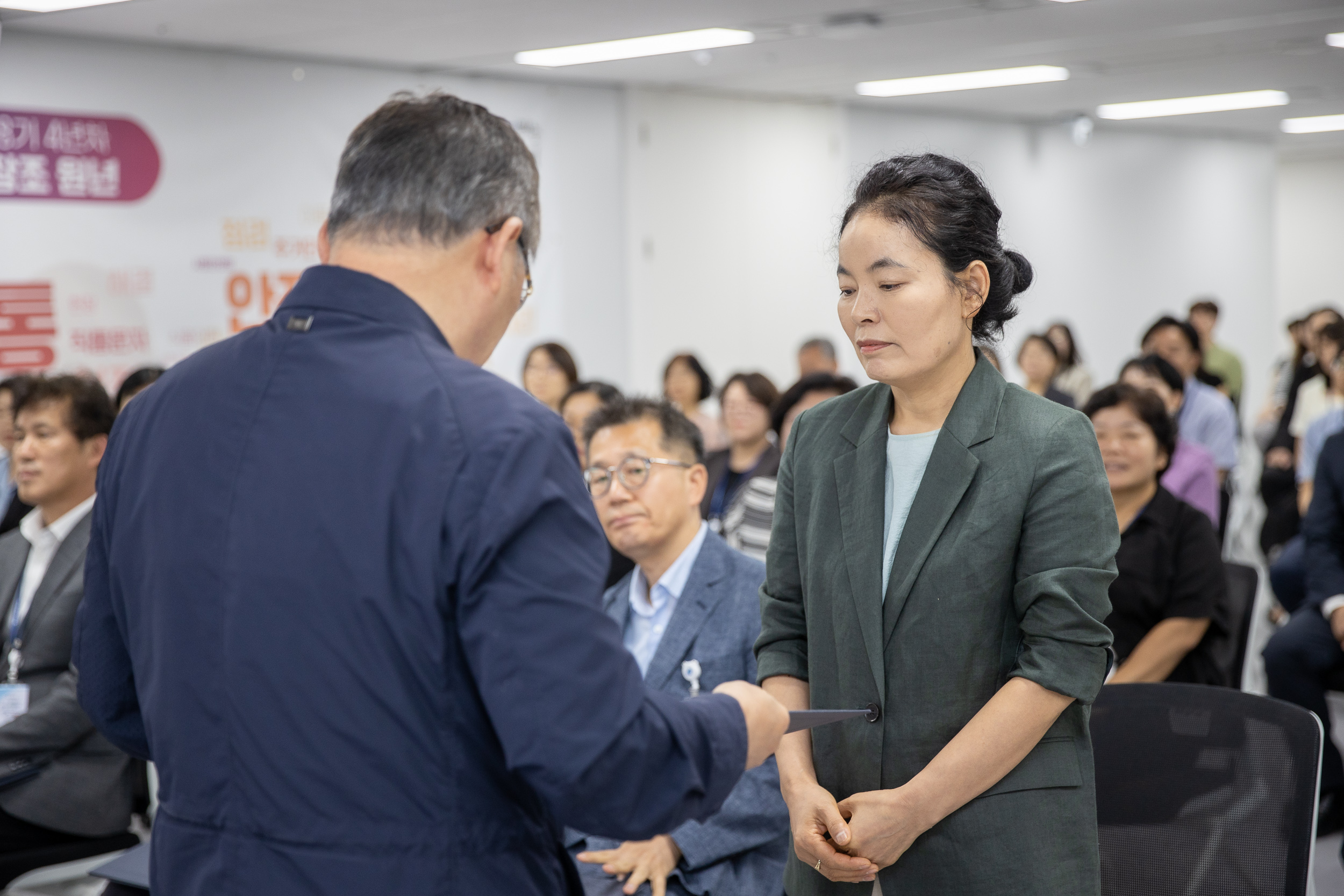 20250630-2025 하반기 정기인사 발령장 수여식 20250630-116356_L_122956.jpg