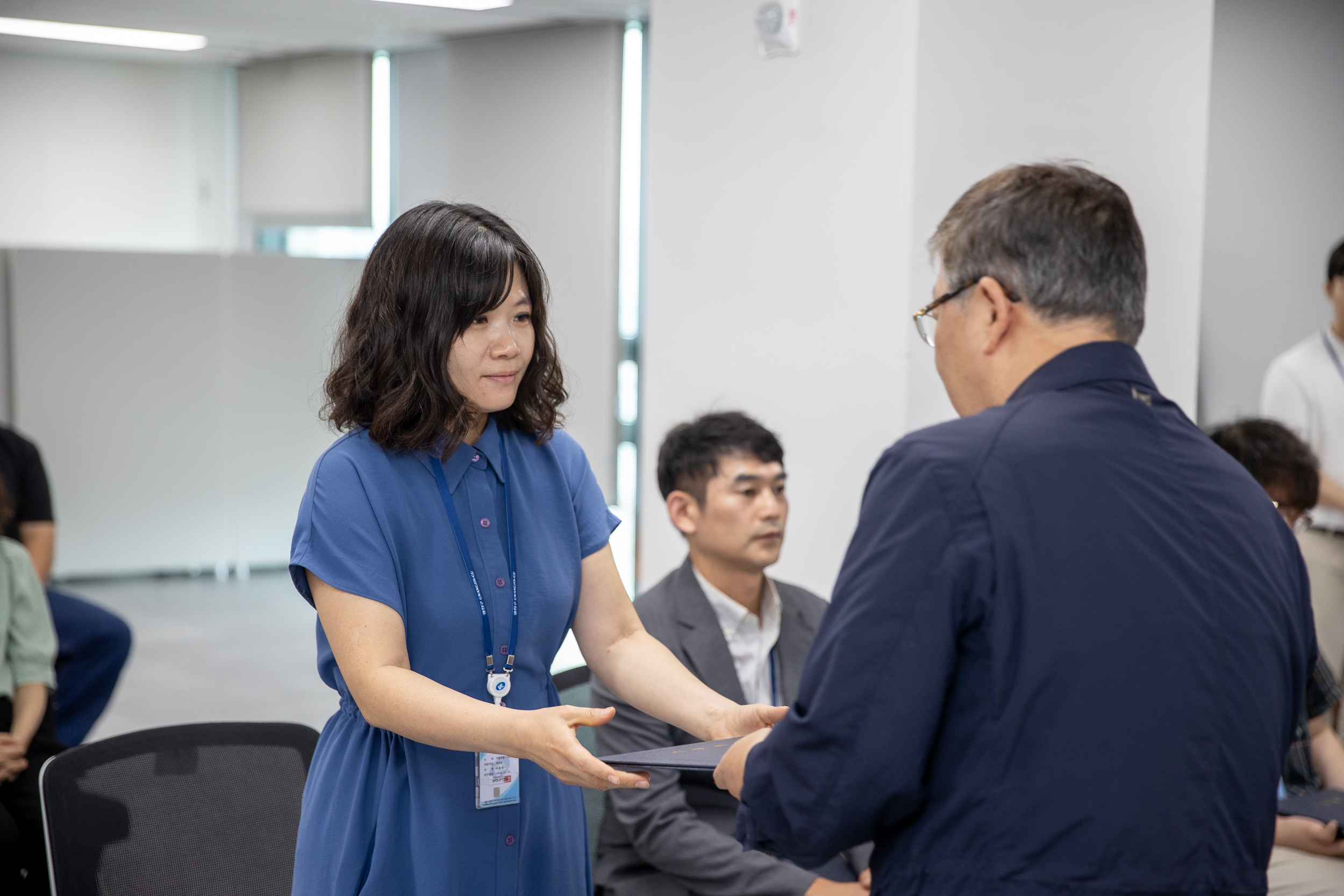 20250630-2025 하반기 정기인사 발령장 수여식 20250630-116929_L_123001.jpg