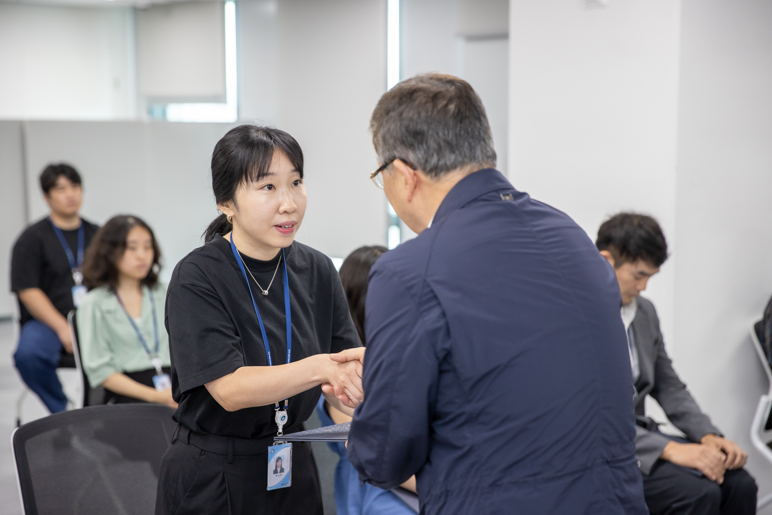 20250630-2025 하반기 정기인사 발령장 수여식 20250630-116939_L_123001.jpg