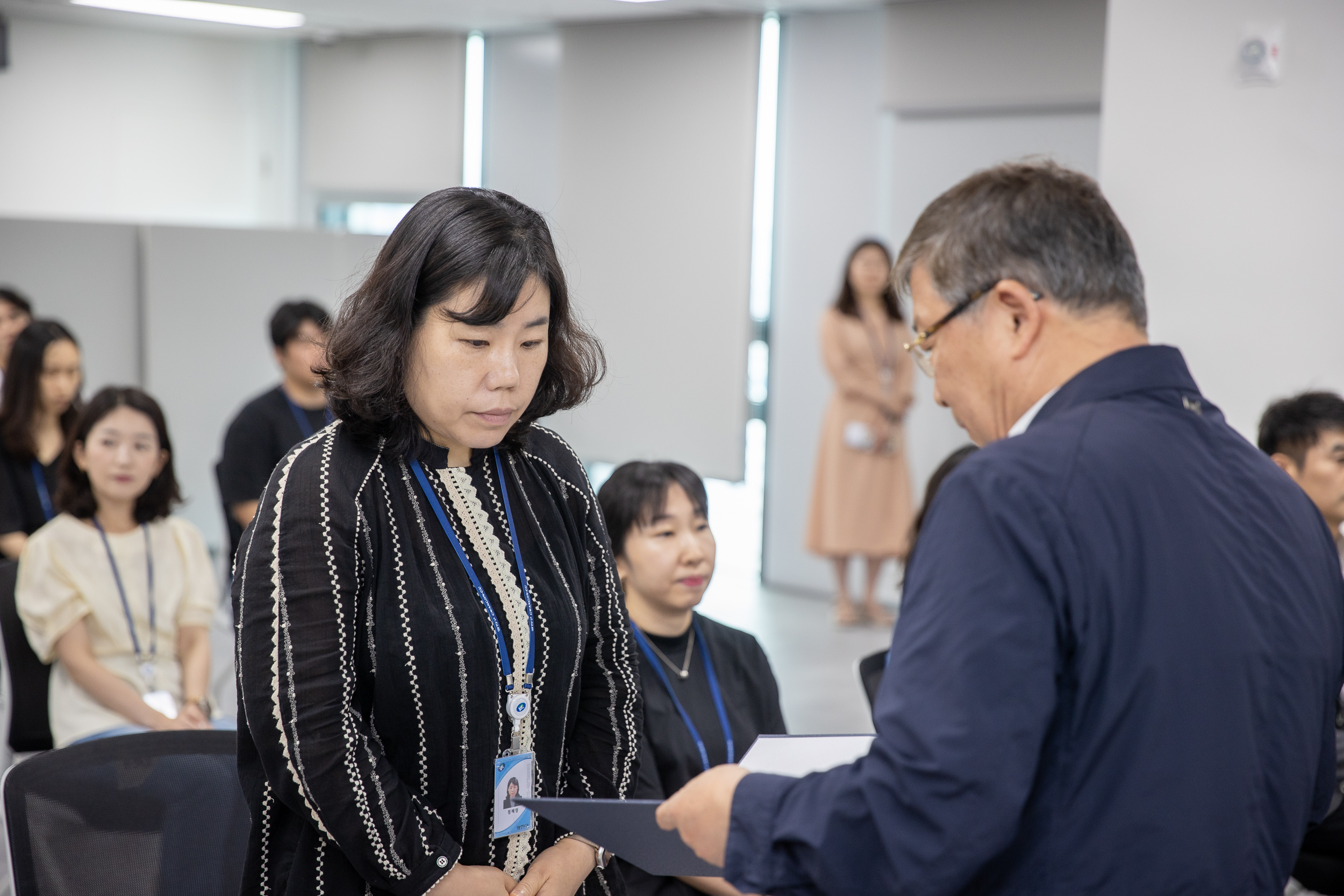 20250630-2025 하반기 정기인사 발령장 수여식 20250630-116944_L_123001.jpg
