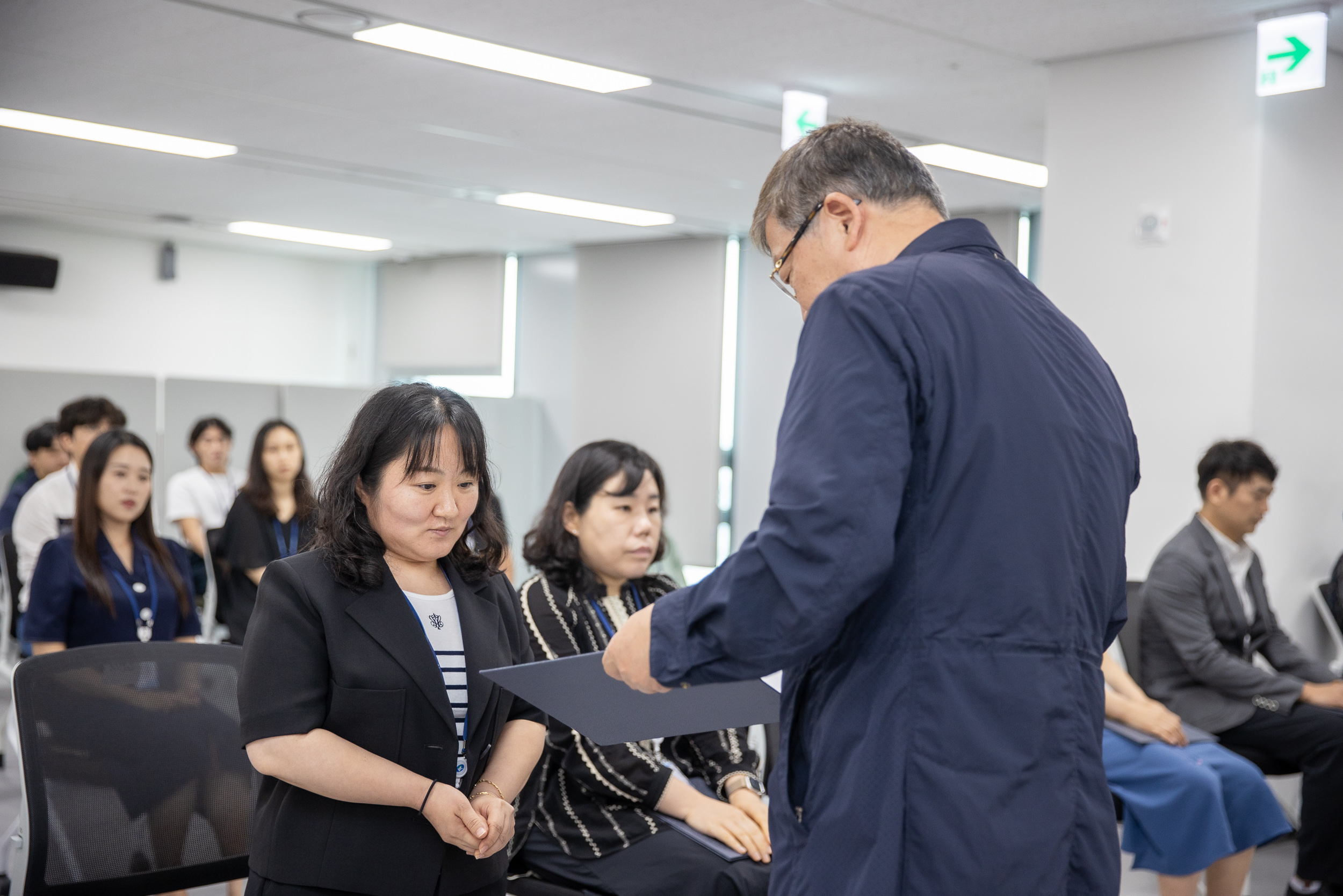 20250630-2025 하반기 정기인사 발령장 수여식 20250630-116952_L_123001.jpg
