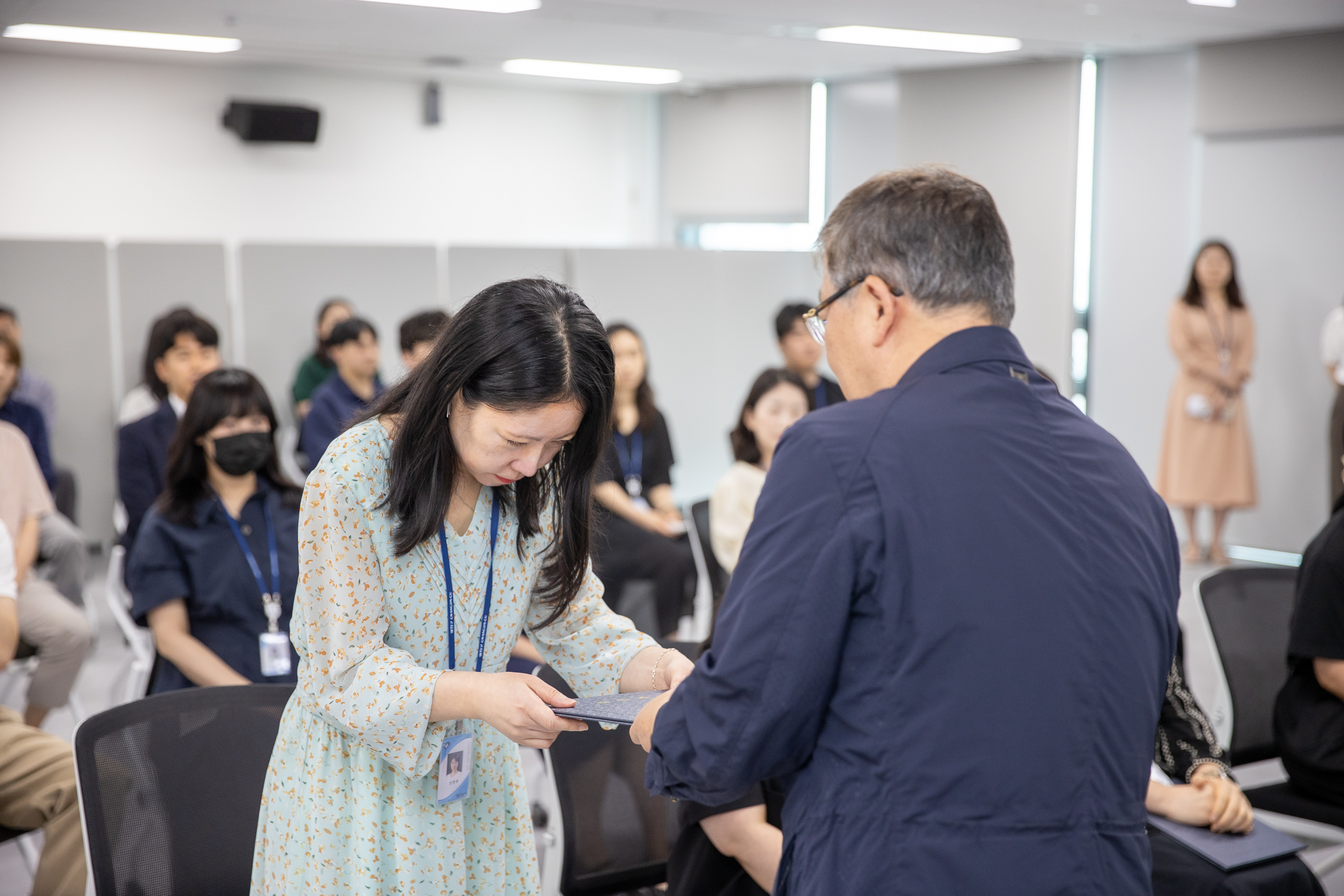 20250630-2025 하반기 정기인사 발령장 수여식 20250630-116971_L_123001.jpg