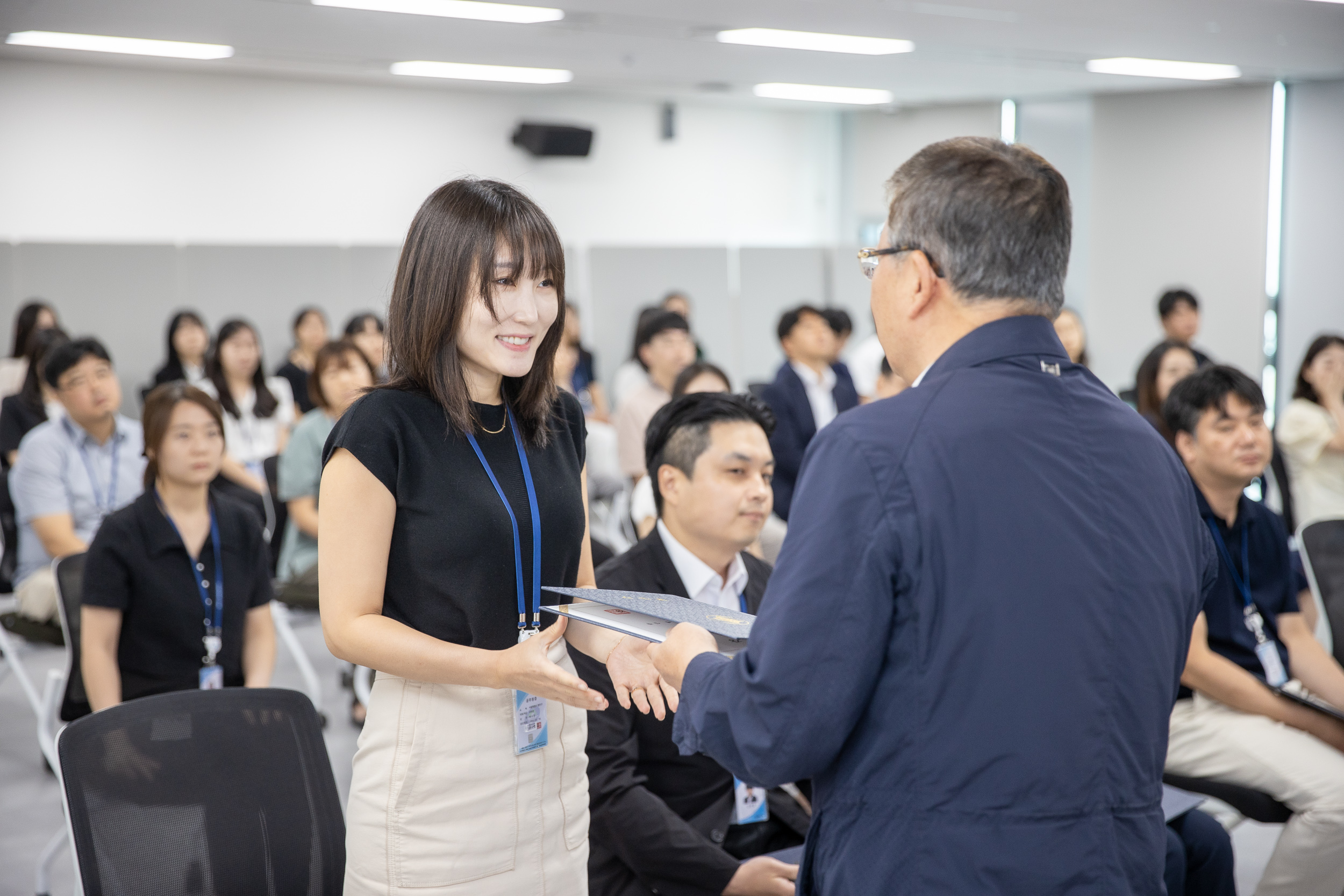 20250630-2025 하반기 정기인사 발령장 수여식 20250630-117012_L_123002.jpg