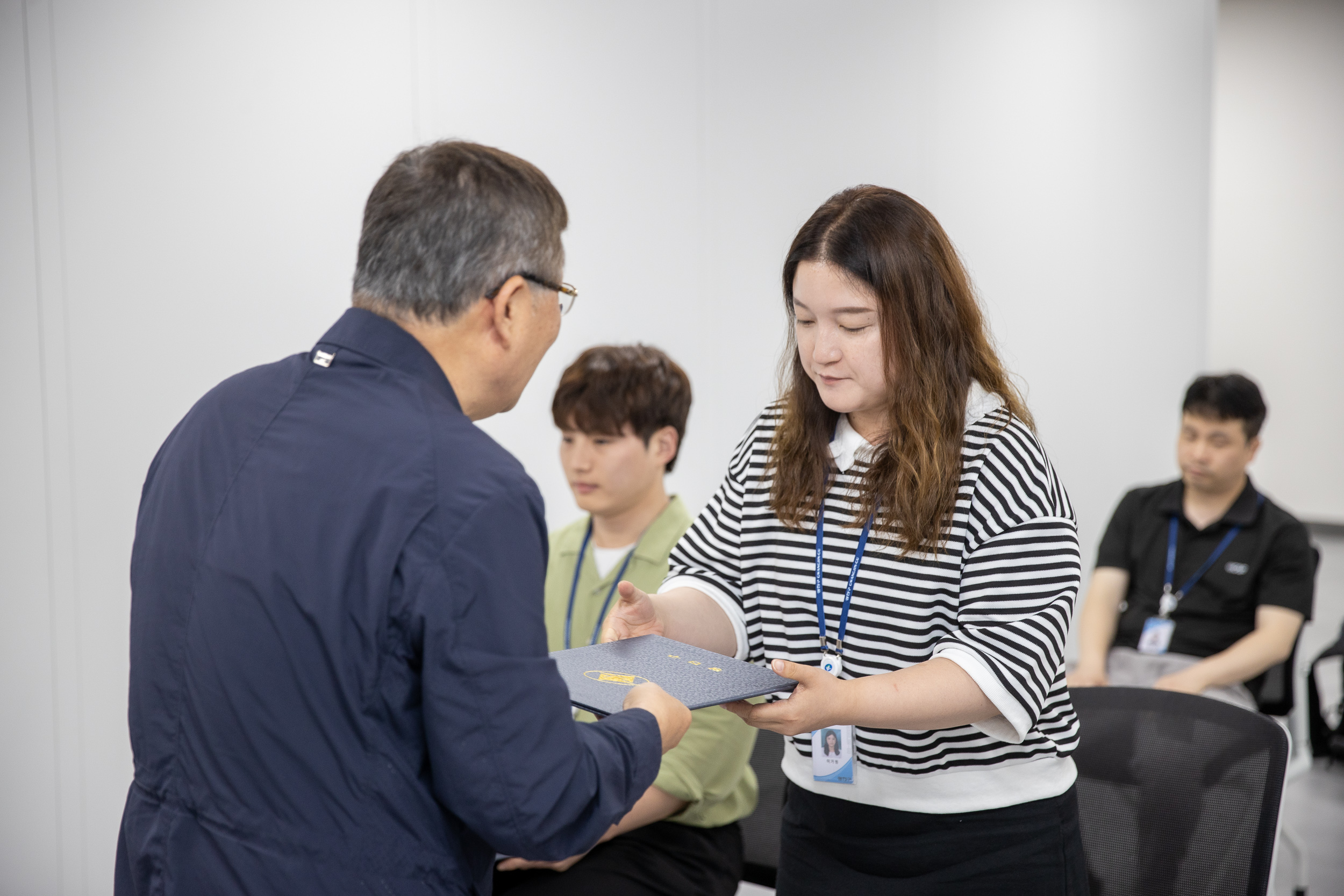 20250630-2025 하반기 정기인사 발령장 수여식 20250630-117035_L_123002.jpg