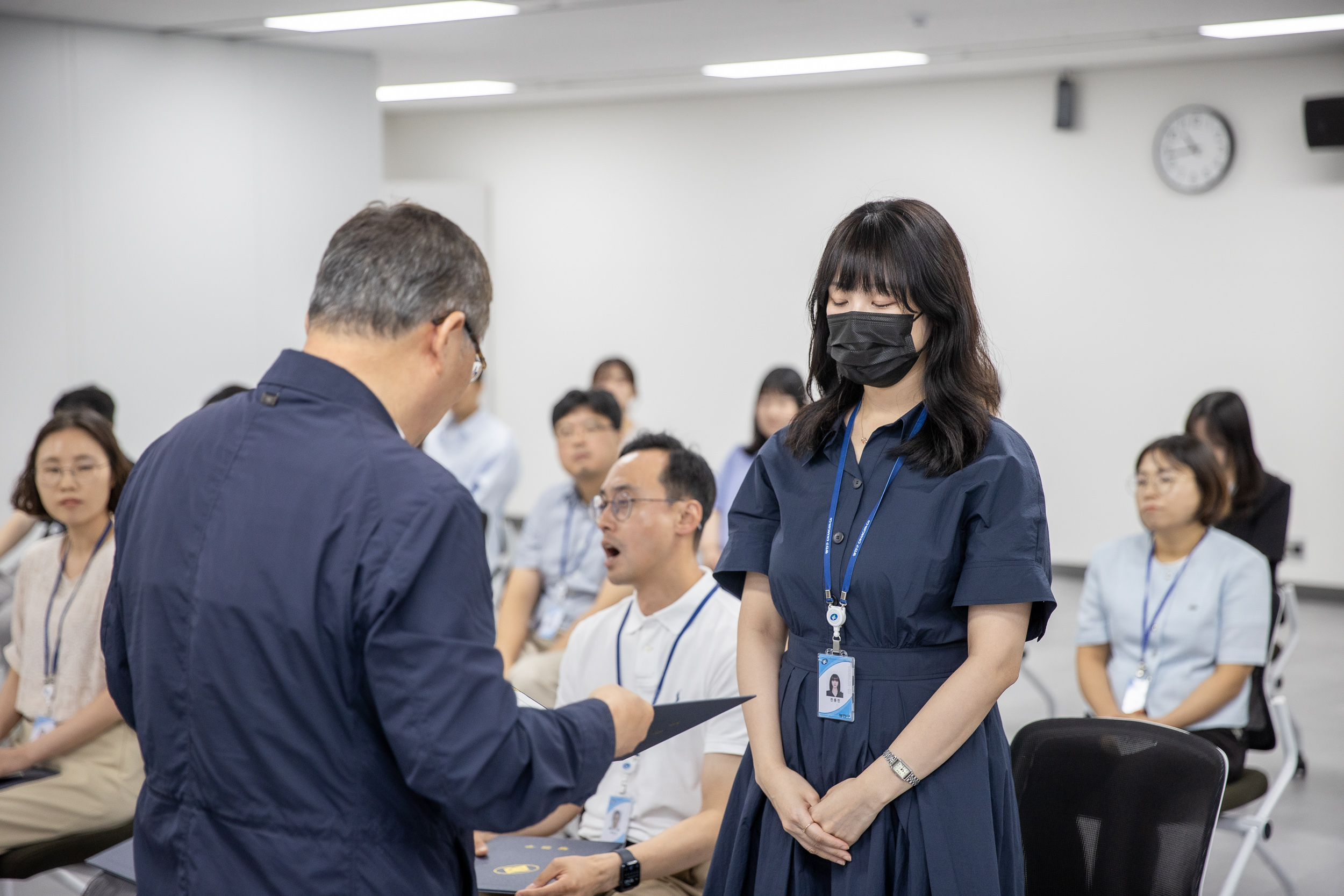 20250630-2025 하반기 정기인사 발령장 수여식 20250630-117078_L_123003.jpg