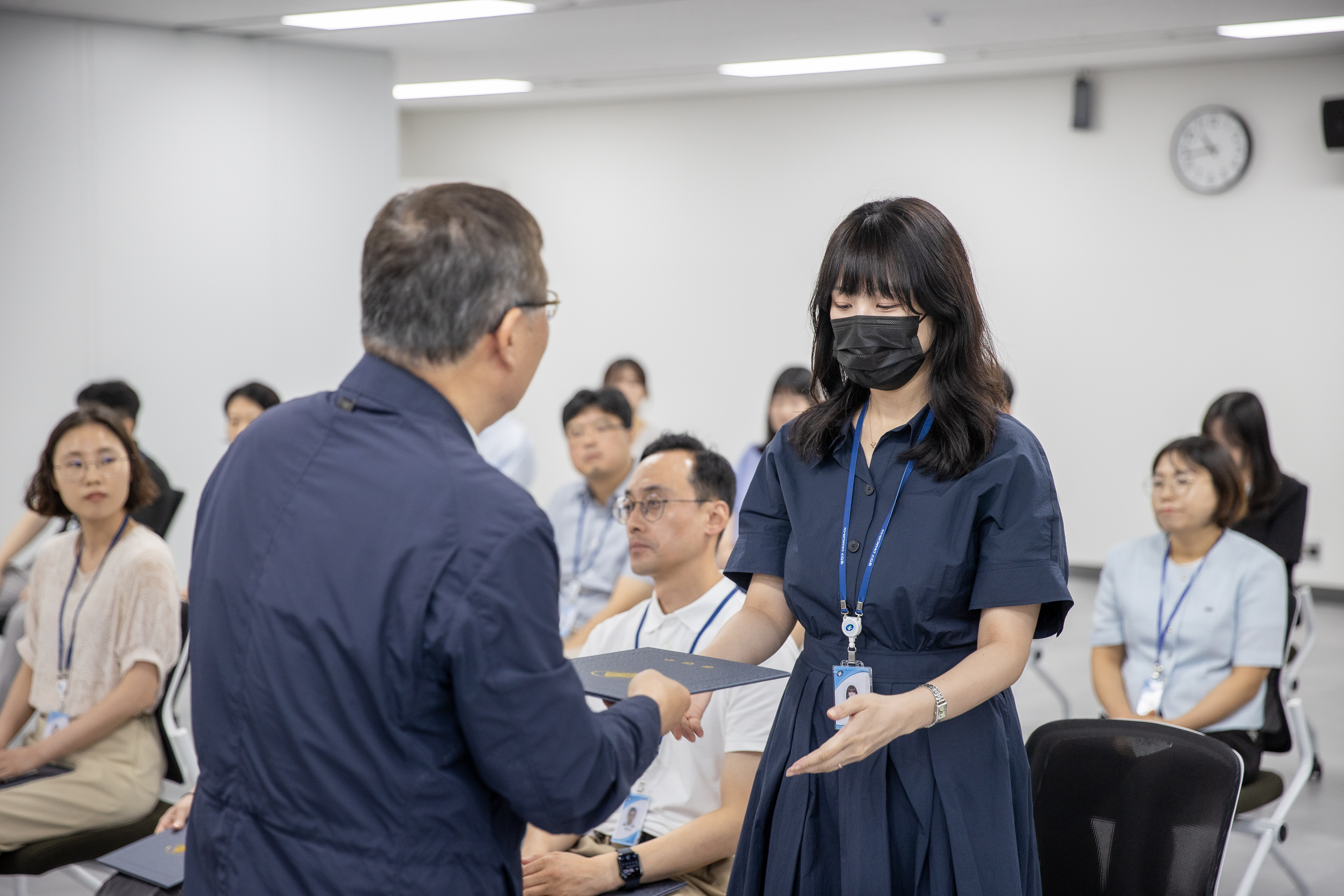 20250630-2025 하반기 정기인사 발령장 수여식 20250630-117081_L_123003.jpg