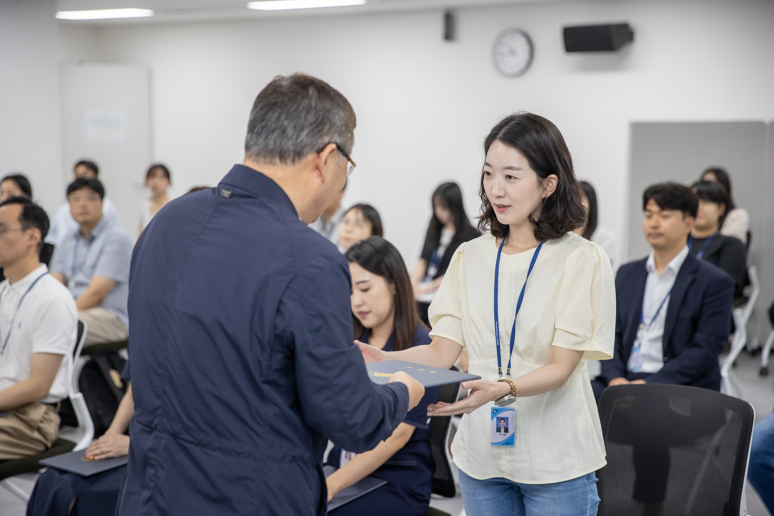 20250630-2025 하반기 정기인사 발령장 수여식 20250630-117096_L_123003.jpg