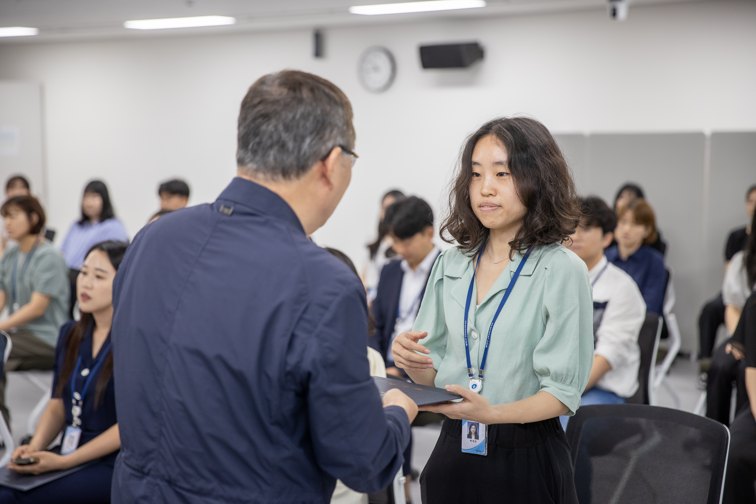 20250630-2025 하반기 정기인사 발령장 수여식 20250630-117109_L_123003.jpg