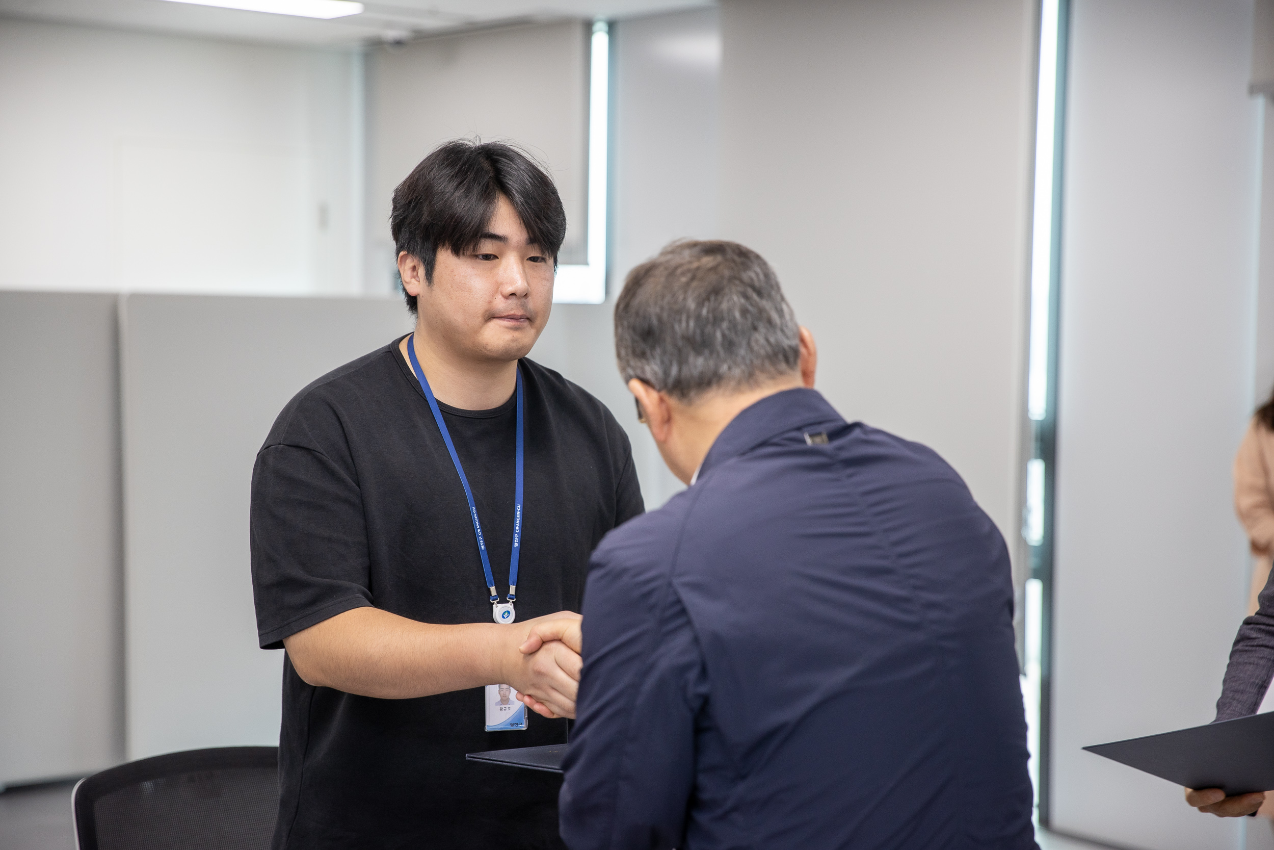 20250630-2025 하반기 정기인사 발령장 수여식 20250630-117116_L_123003.jpg