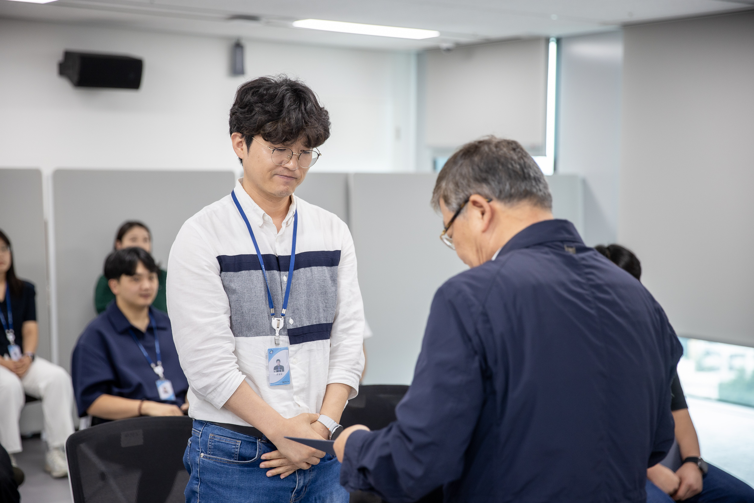 20250630-2025 하반기 정기인사 발령장 수여식 20250630-117128_L_123003.jpg