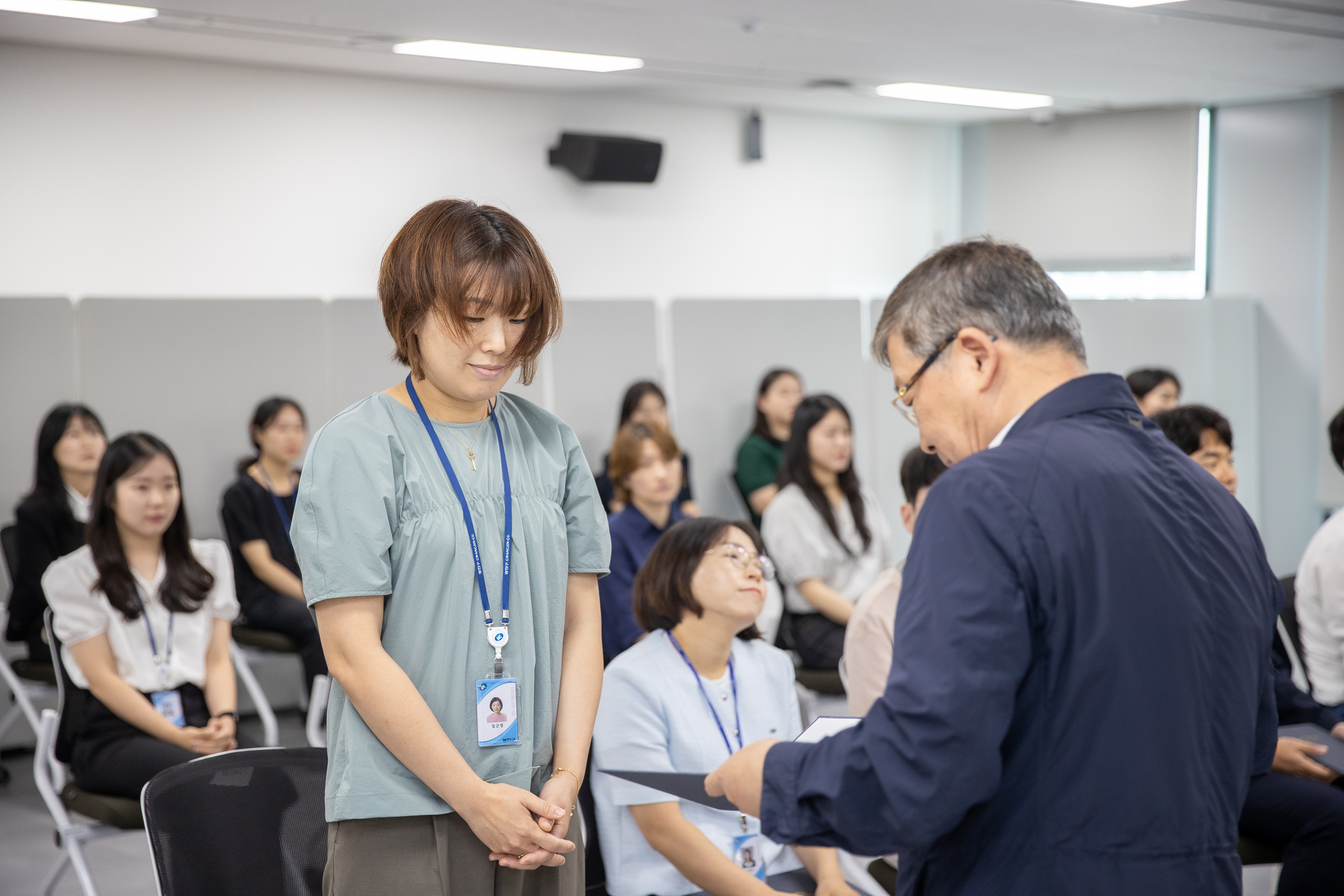 20250630-2025 하반기 정기인사 발령장 수여식 20250630-117173_L_123003.jpg
