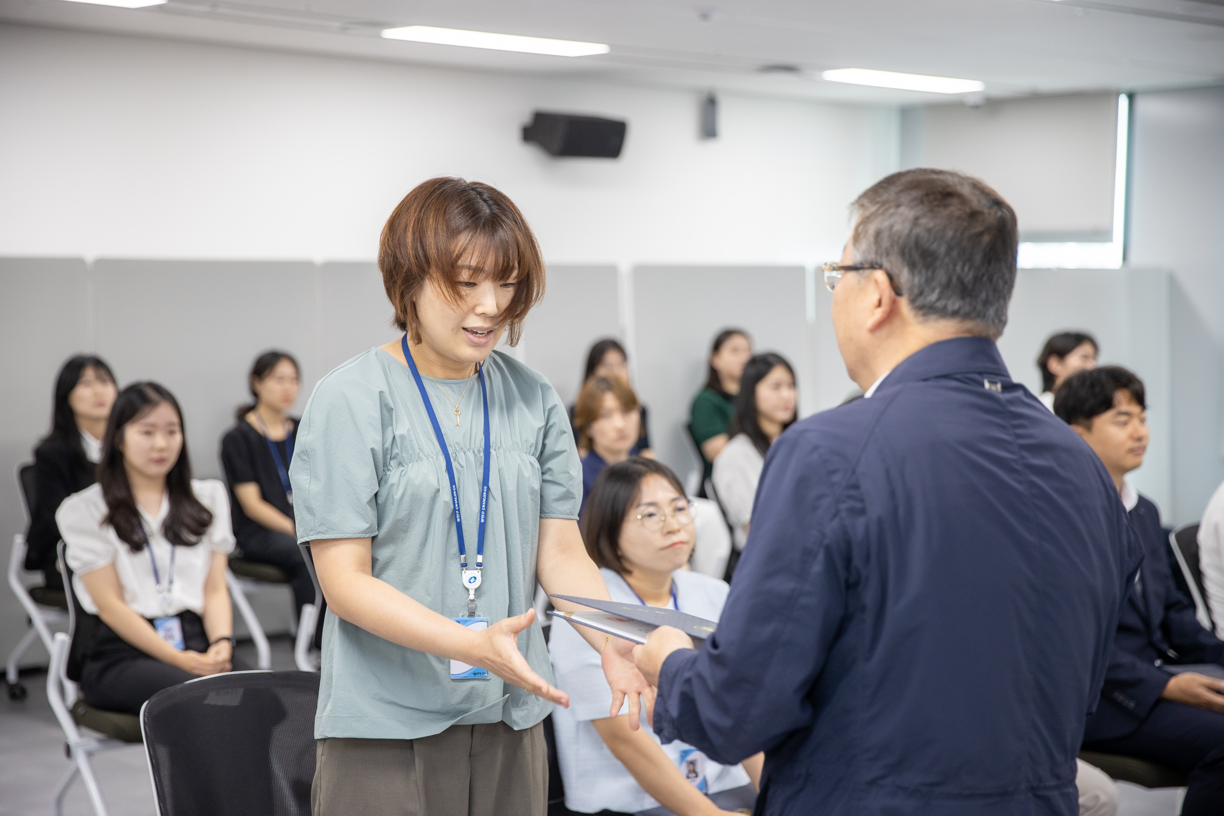 20250630-2025 하반기 정기인사 발령장 수여식 20250630-117175_L_123003.jpg