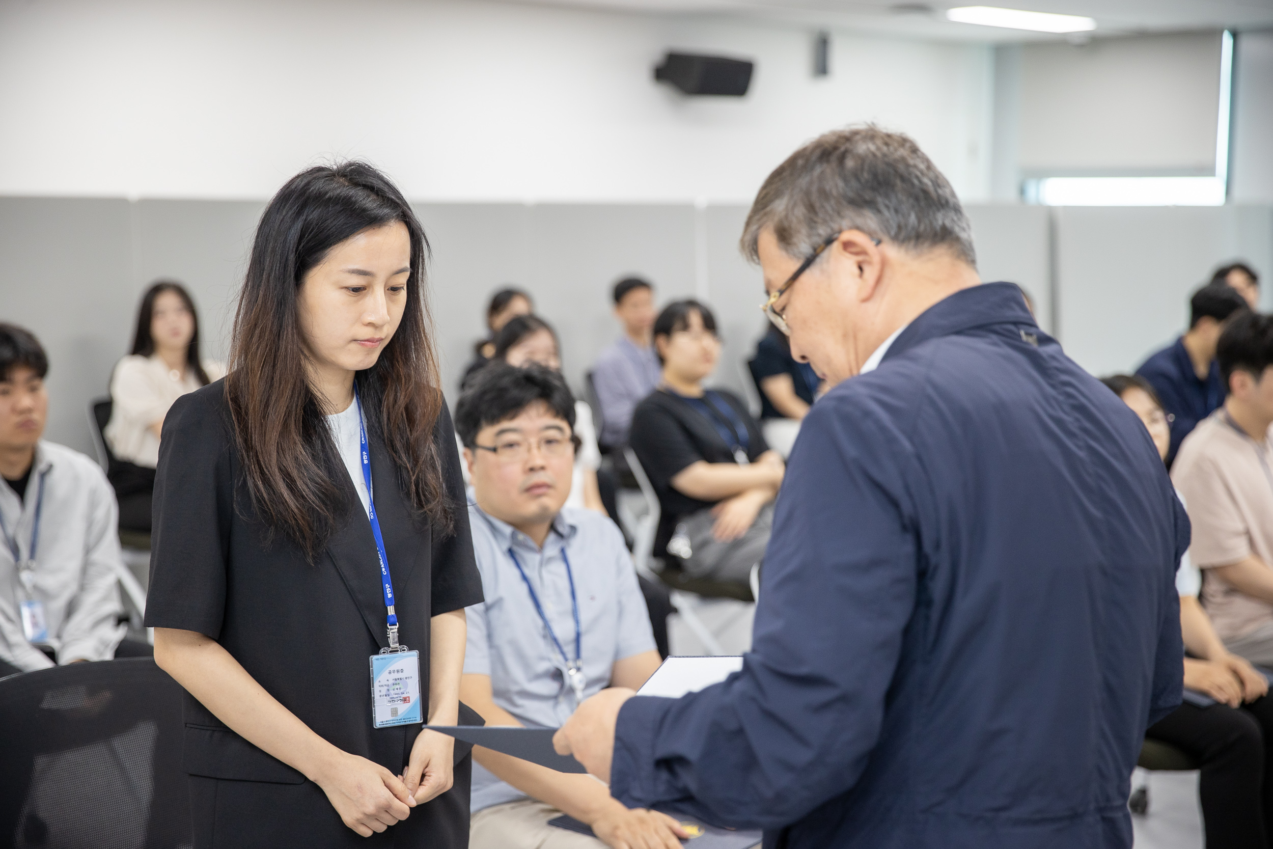 20250630-2025 하반기 정기인사 발령장 수여식 20250630-117192_L_123003.jpg
