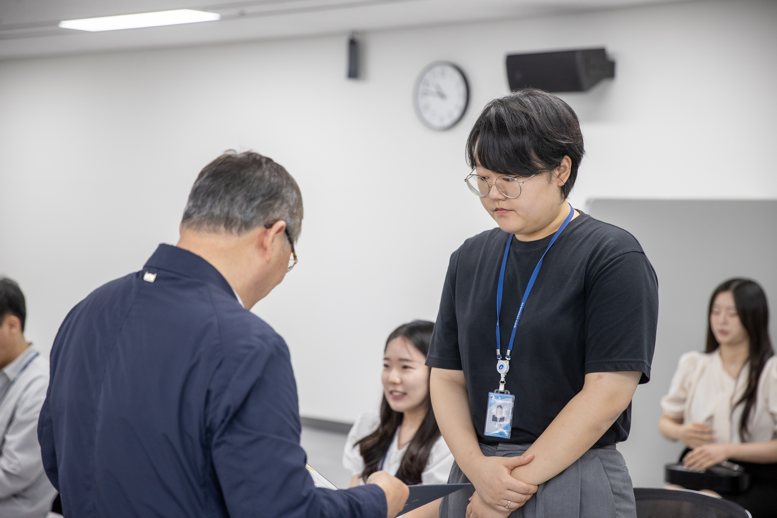 20250630-2025 하반기 정기인사 발령장 수여식 20250630-117291_L_123004.jpg