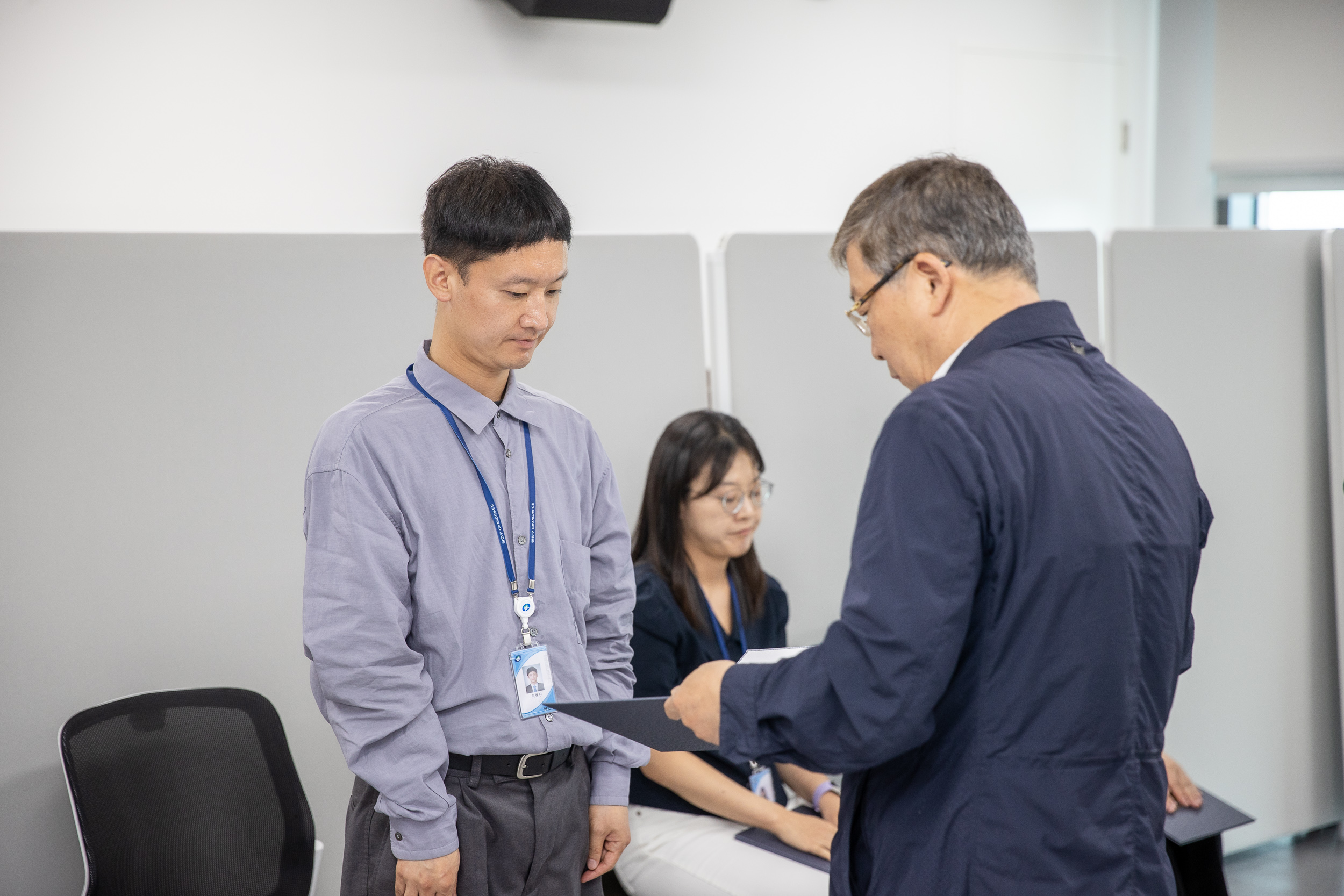 20250630-2025 하반기 정기인사 발령장 수여식 20250630-117368_L_123005.jpg