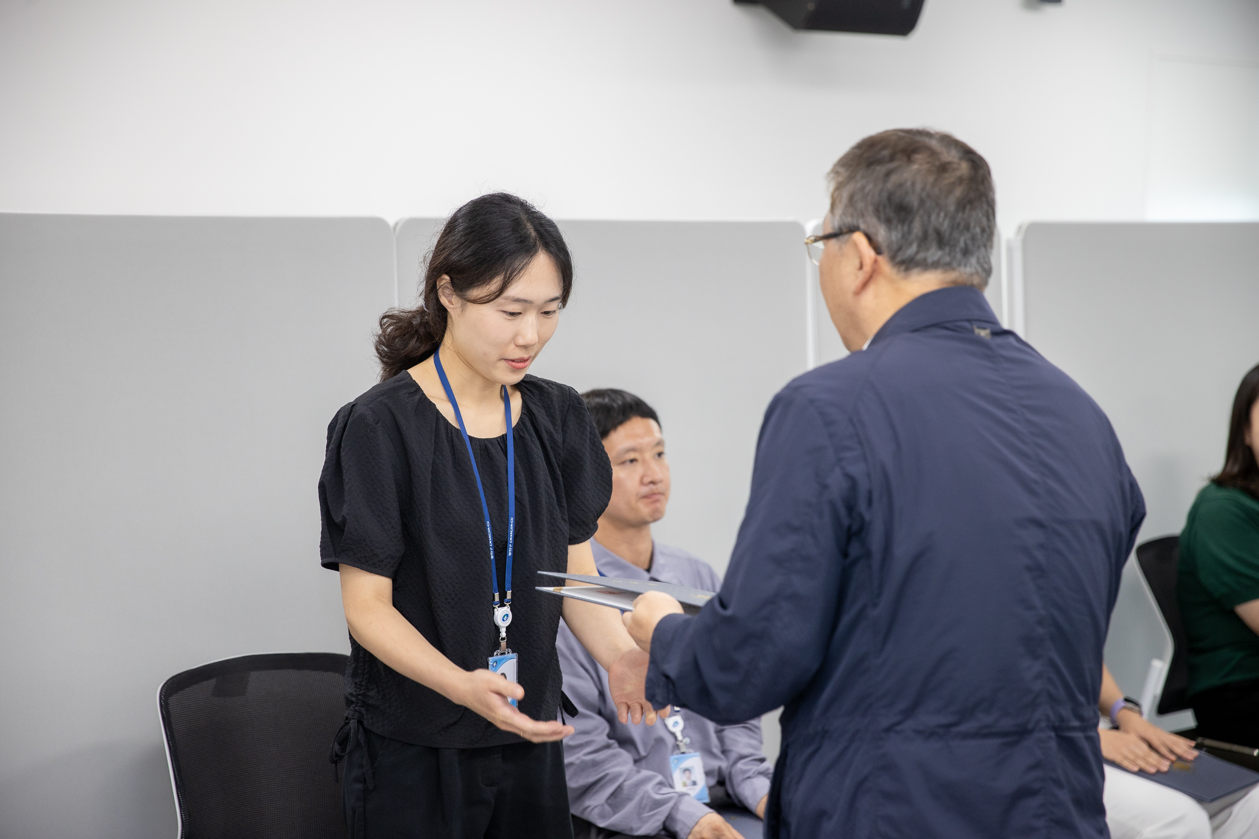20250630-2025 하반기 정기인사 발령장 수여식 20250630-117379_L_123005.jpg