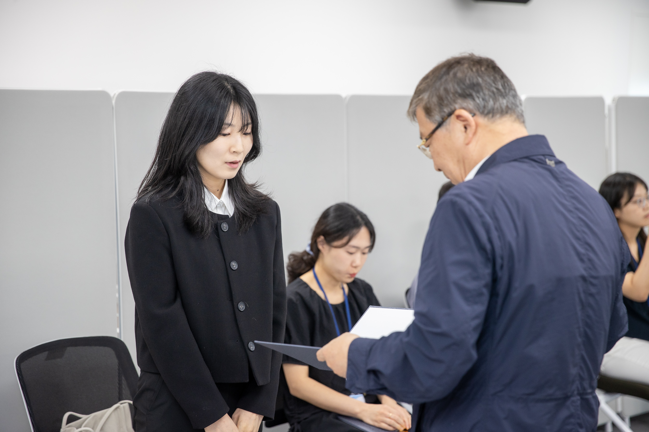 20250630-2025 하반기 정기인사 발령장 수여식 20250630-117386_L_123005.jpg