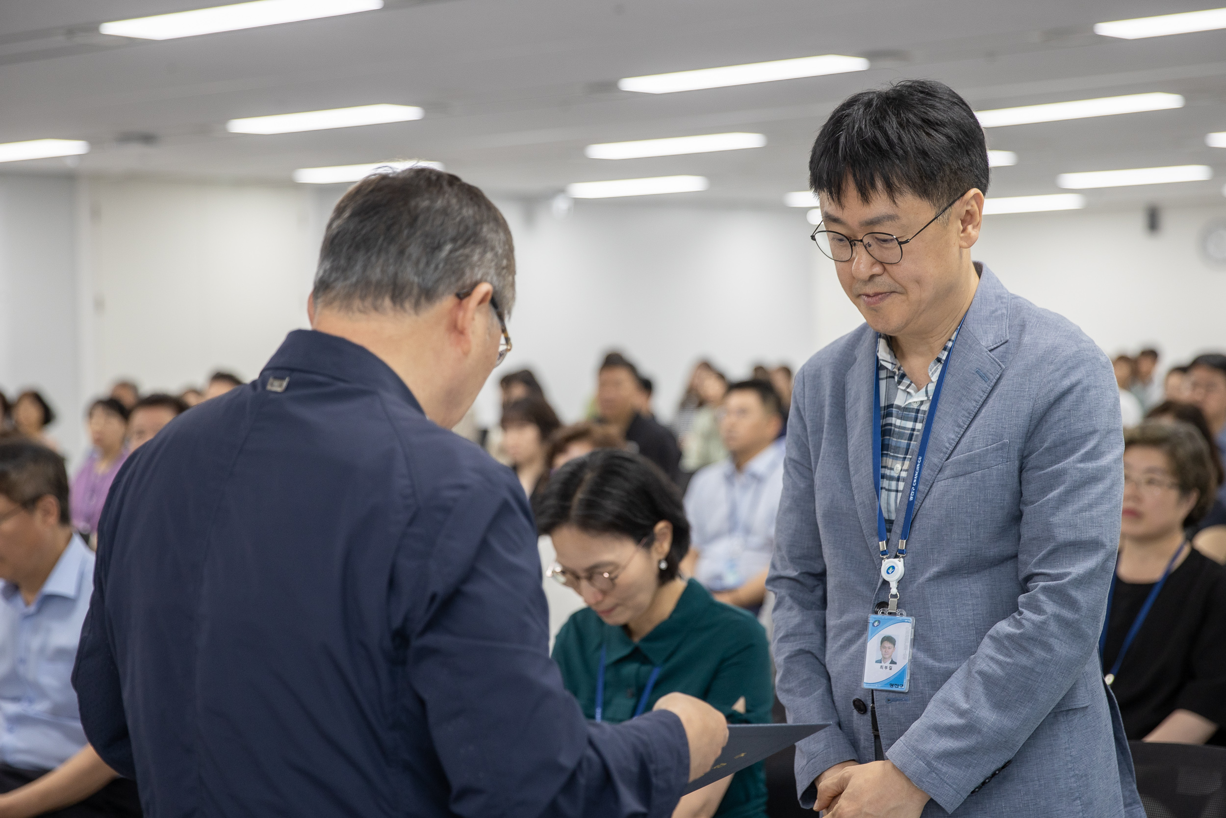 20250630-2025 하반기 정기인사 발령장 수여식 20250630-116410_L_122957.jpg