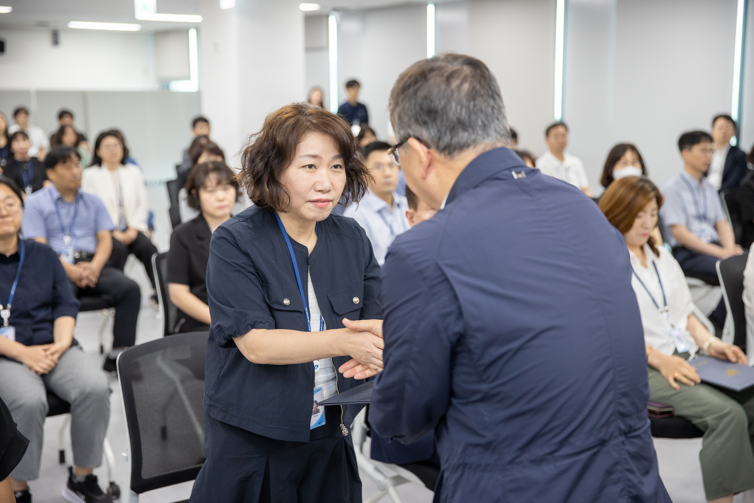 20250630-2025 하반기 정기인사 발령장 수여식 20250630-116479_L_122958.jpg