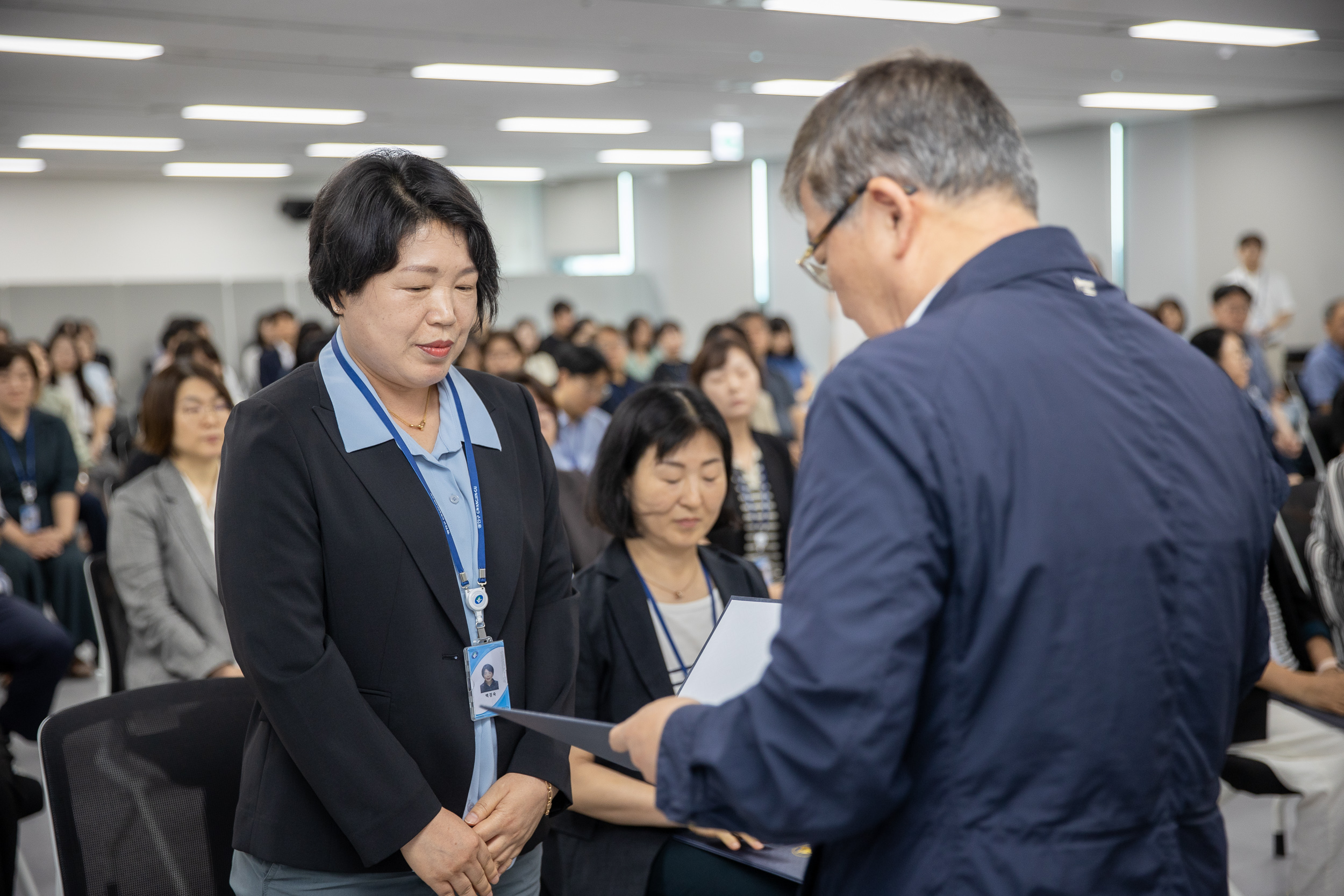 20250630-2025 하반기 정기인사 발령장 수여식 20250630-116538_L_122958.jpg