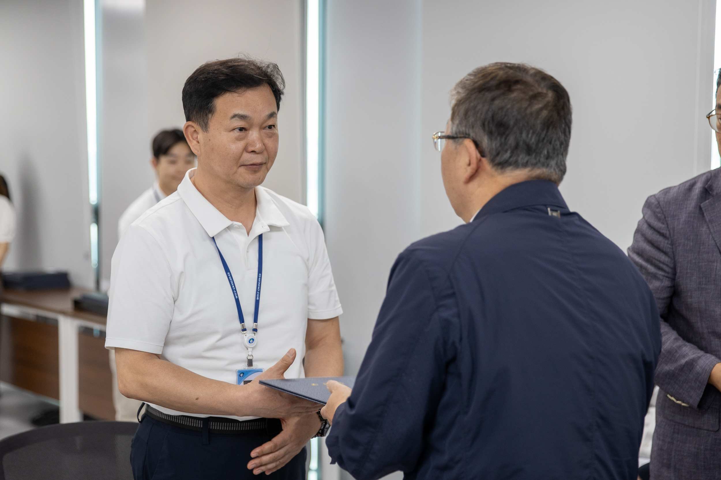 20250630-2025 하반기 정기인사 발령장 수여식 20250630-116673_L_122959.jpg