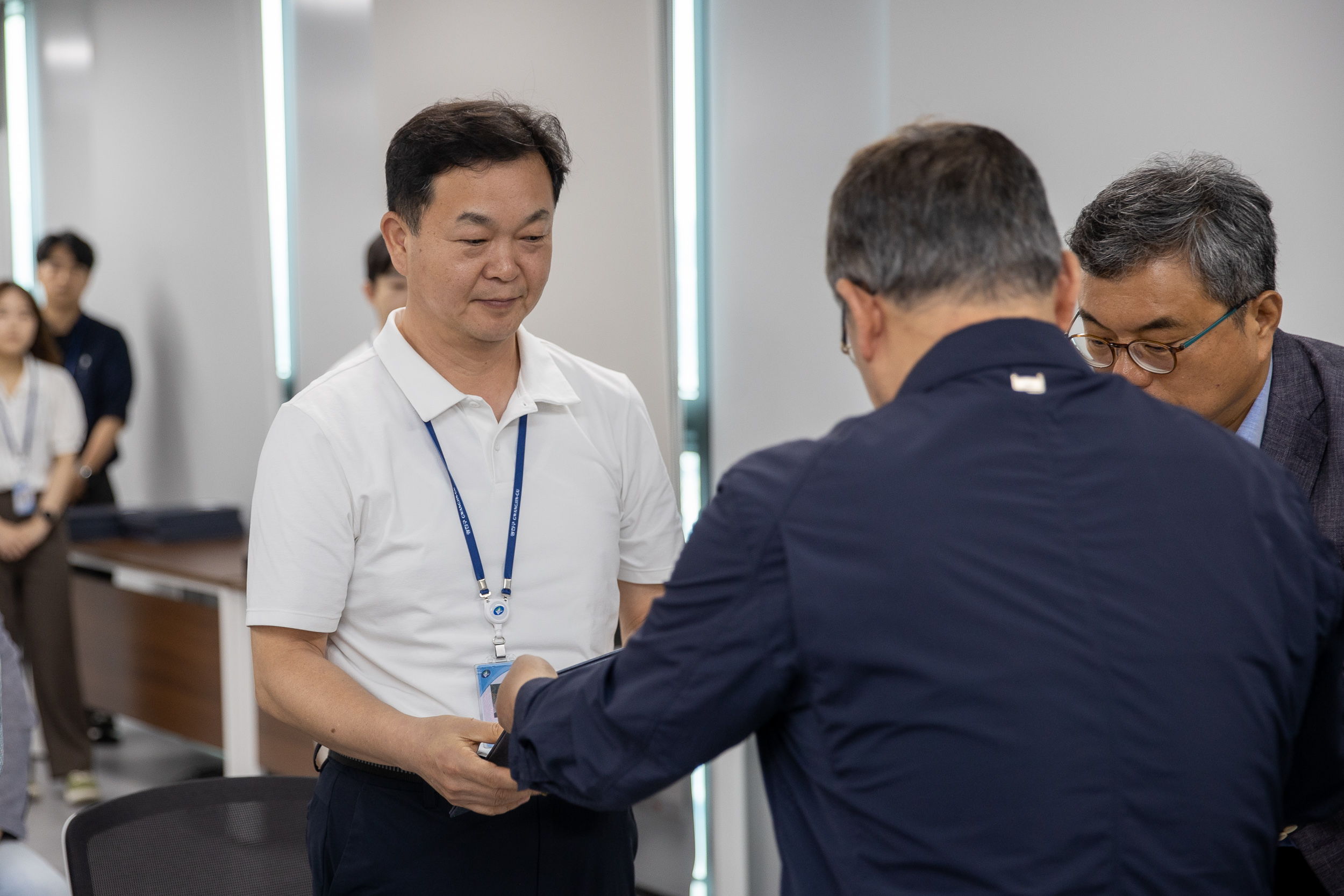 20250630-2025 하반기 정기인사 발령장 수여식 20250630-116676_L_122959.jpg