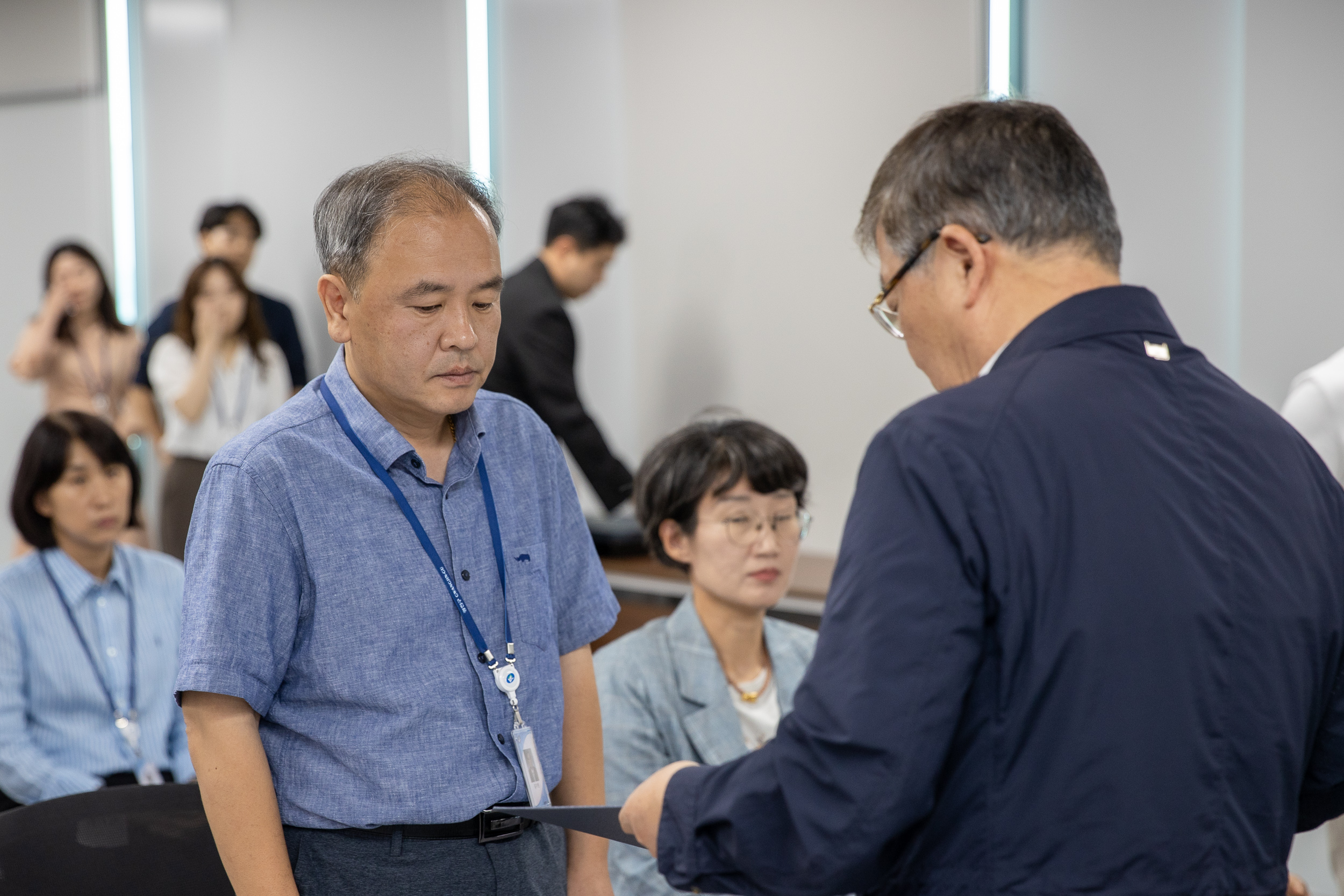 20250630-2025 하반기 정기인사 발령장 수여식 20250630-116690_L_122959.jpg