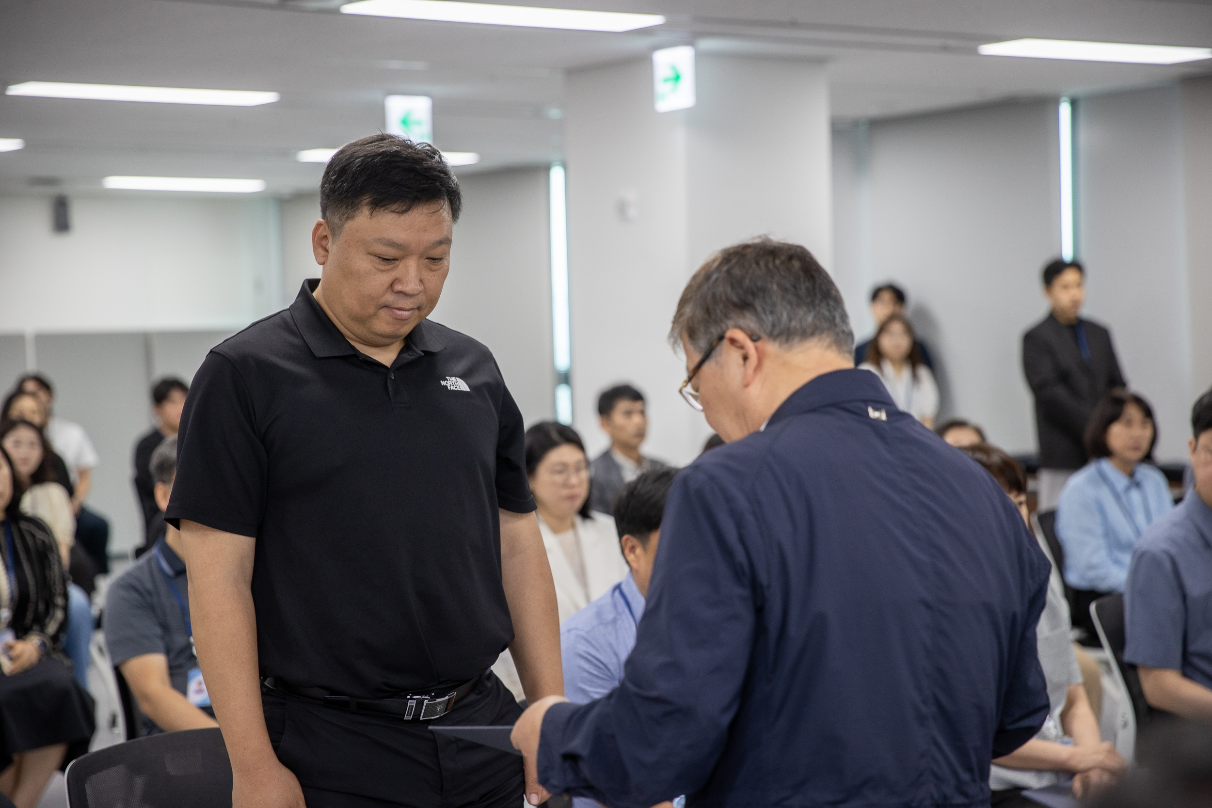 20250630-2025 하반기 정기인사 발령장 수여식 20250630-116721_L_123000.jpg